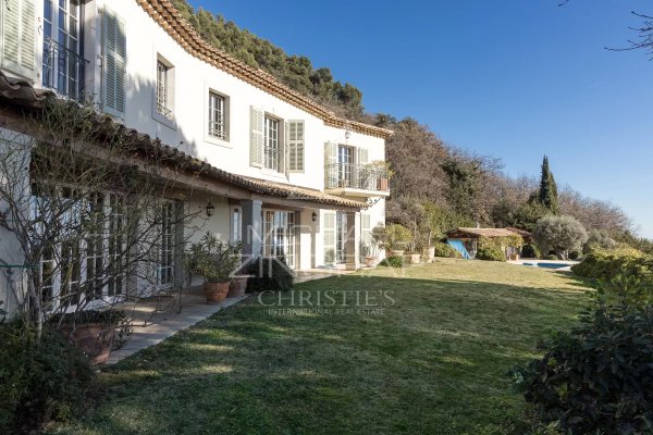 EXCLUSIVE PROPERTY WITH SEA VIEW — photo 5