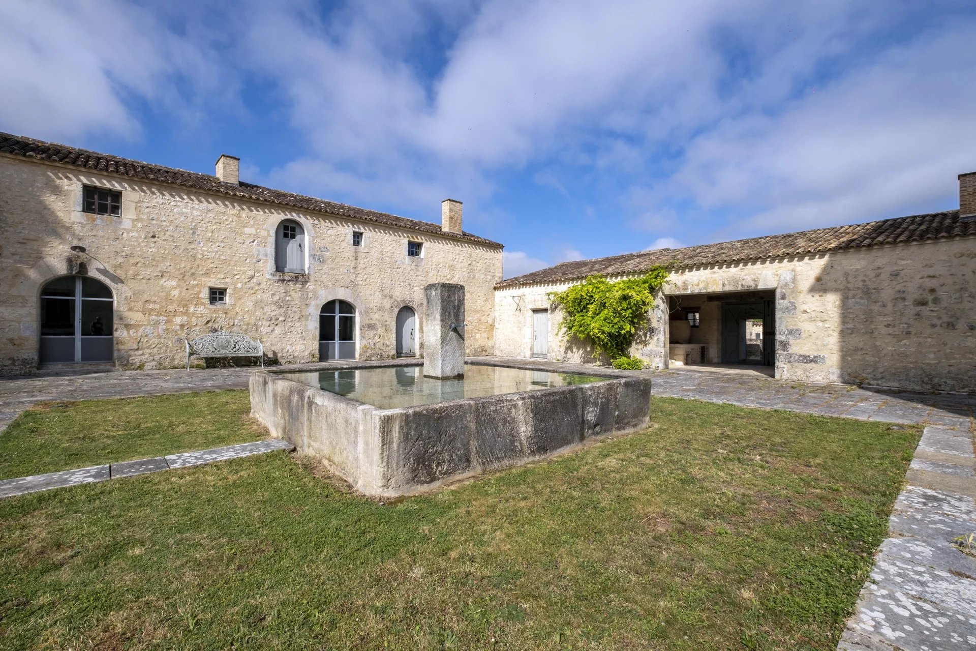 8 Bedroom Chateau's Image 10