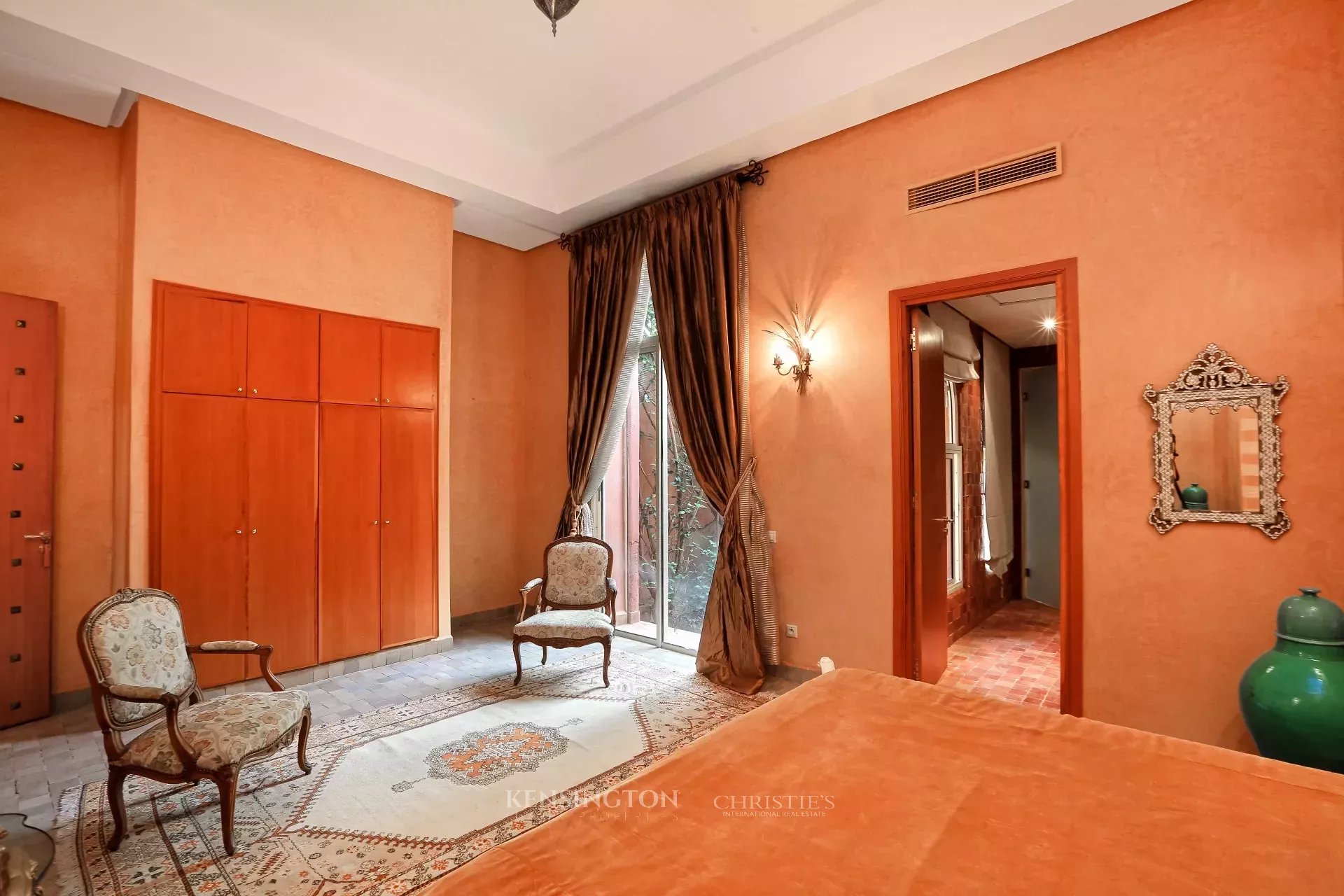 4 Bedroom Villa/Townhouse's Image 20