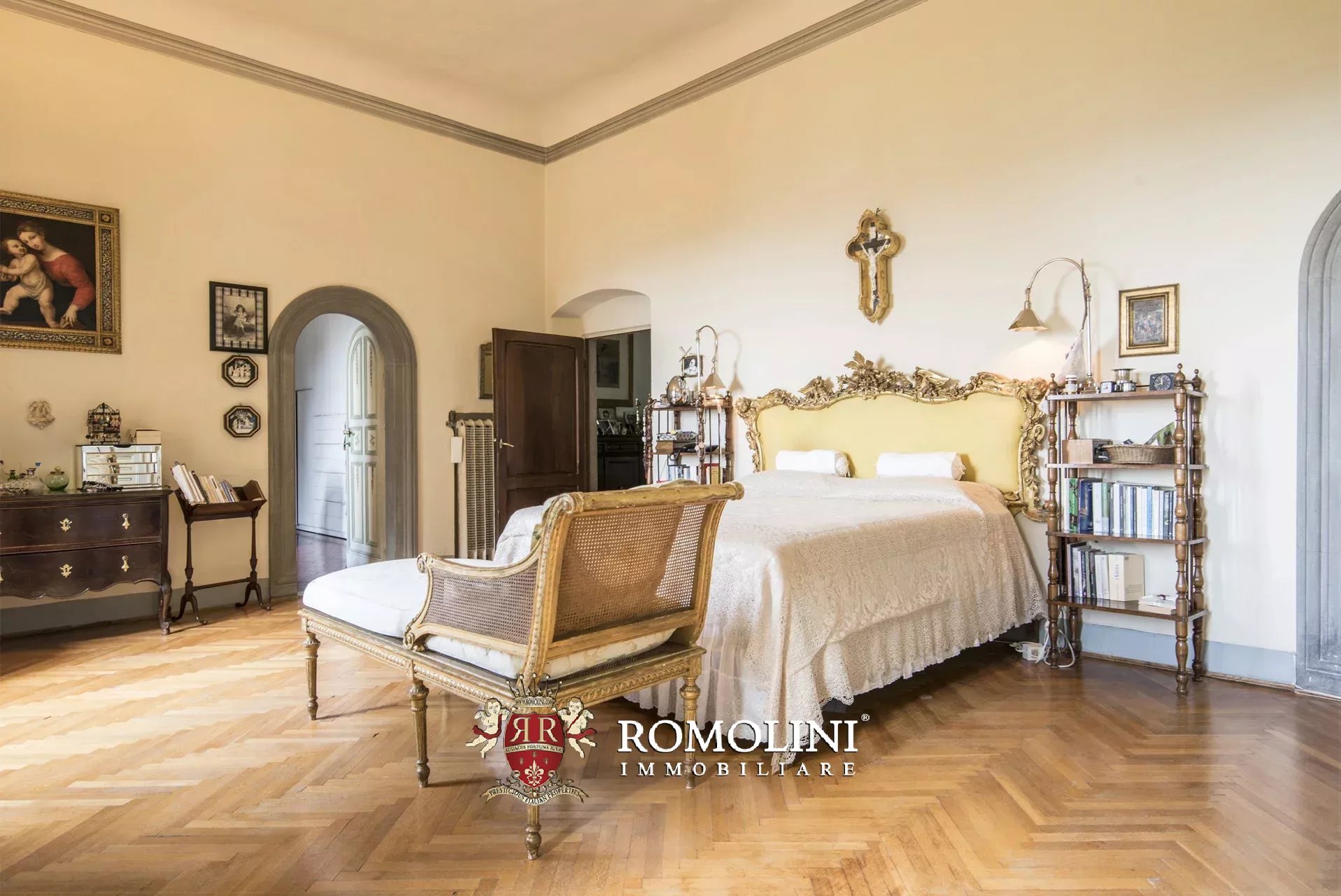 8 Bedroom Villa/Townhouse's Image 58