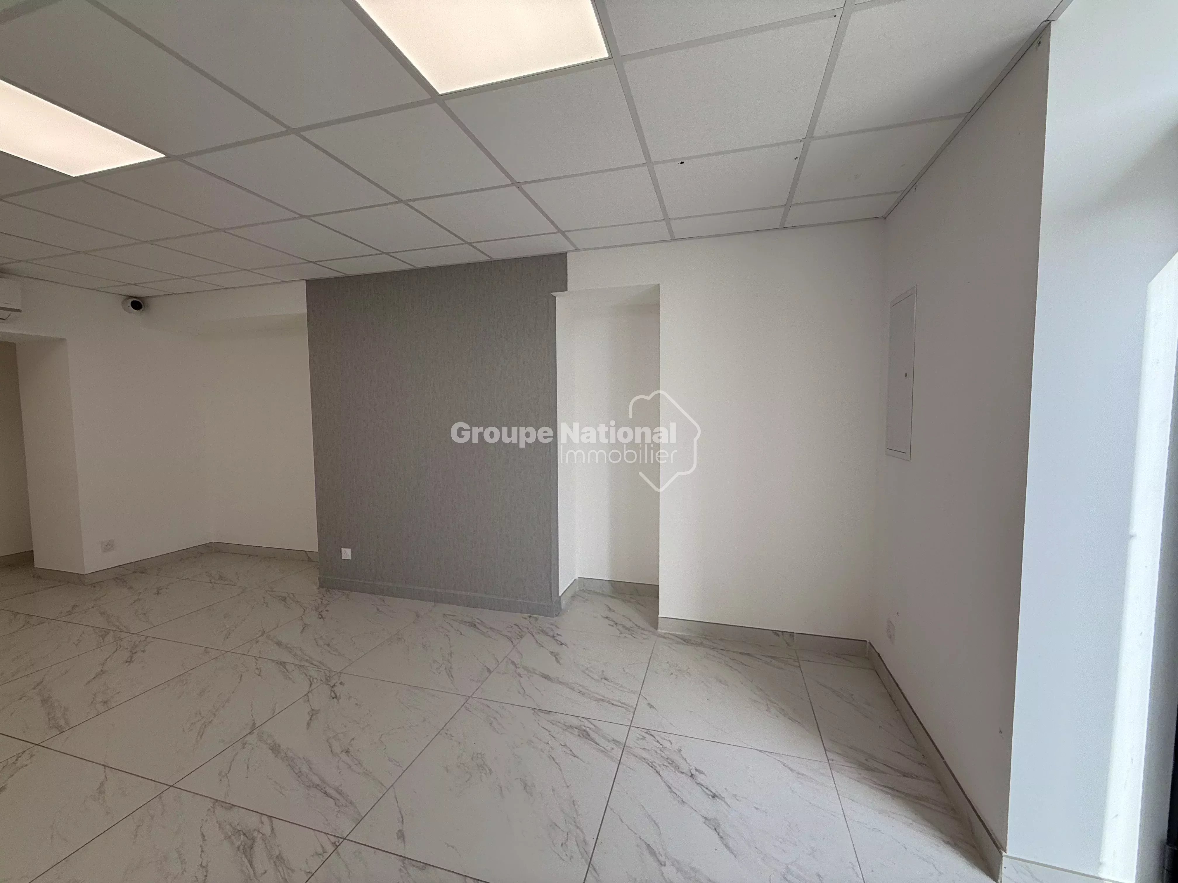 AVIGNON (MONTFAVET) - 35M² COMMERCIAL PREMISES