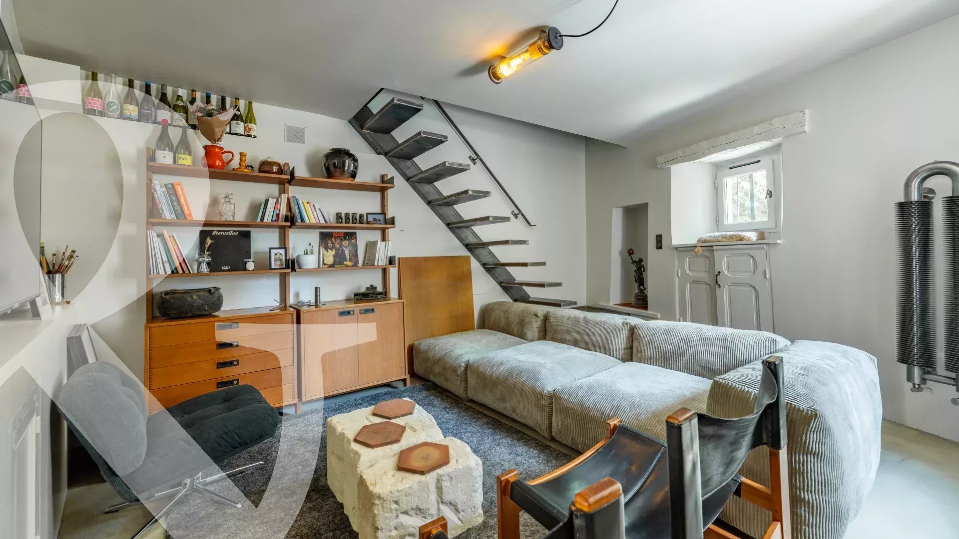 MAISON DE VILLAGE EN PIERRE