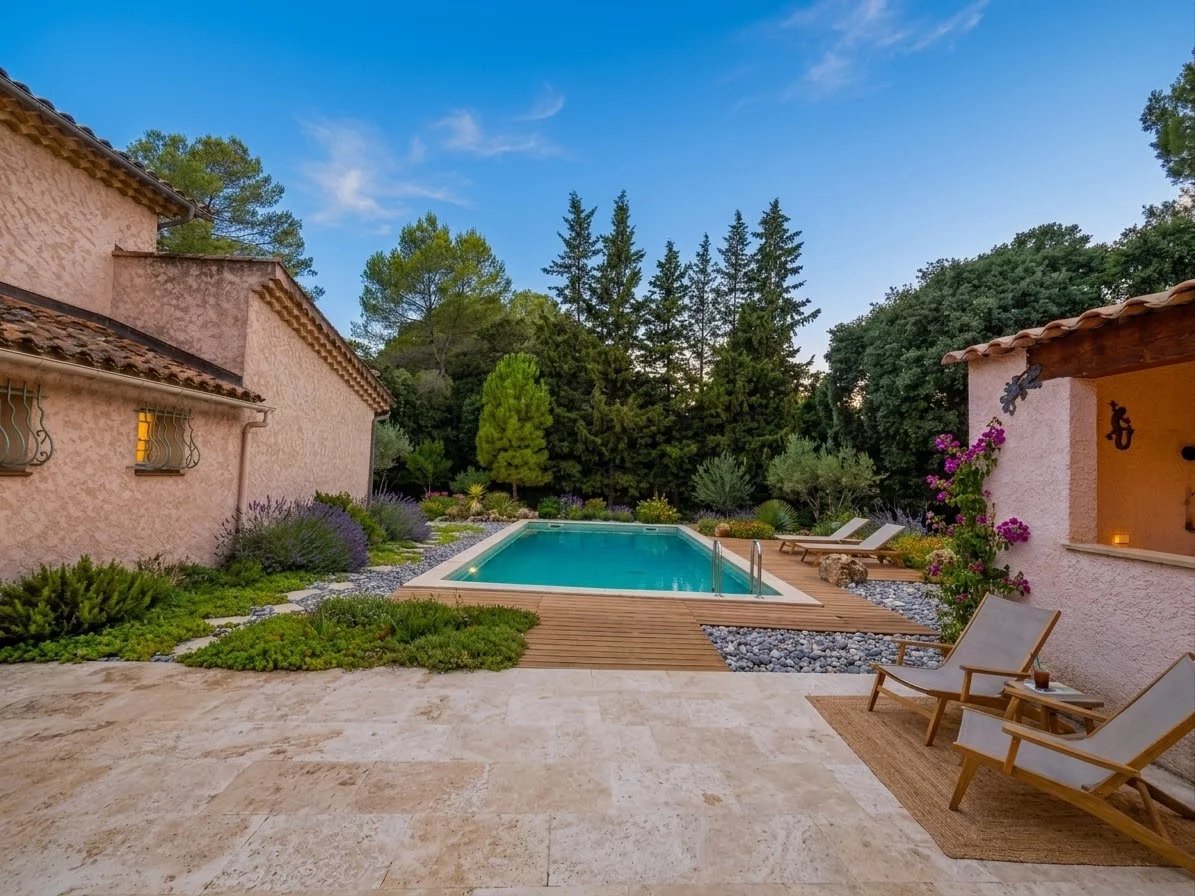 CHARMING MAS IN PROVENCE WITH POOL SUPERB VIEW