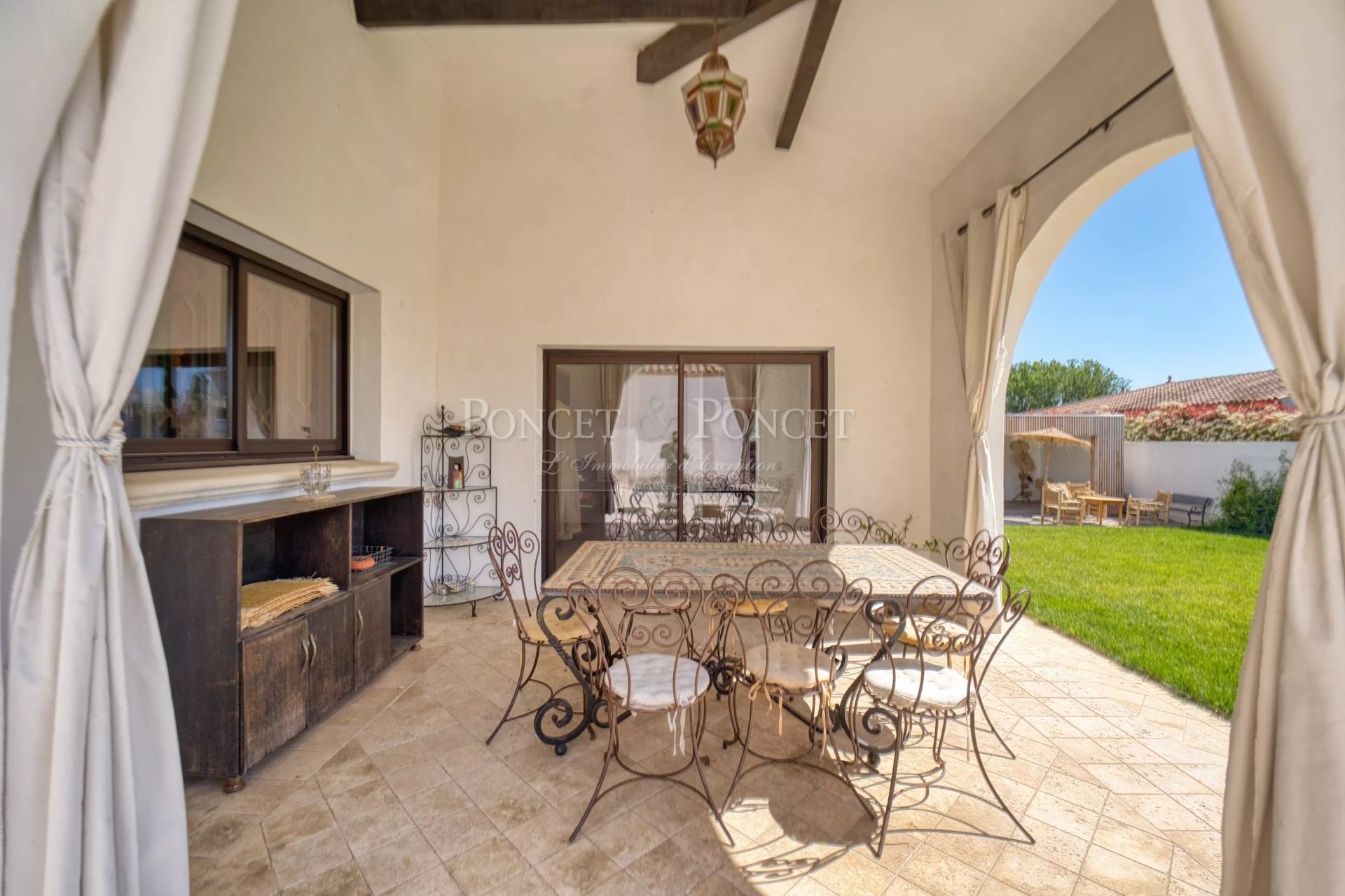 6 Bedroom Villa/Townhouse's Image 8