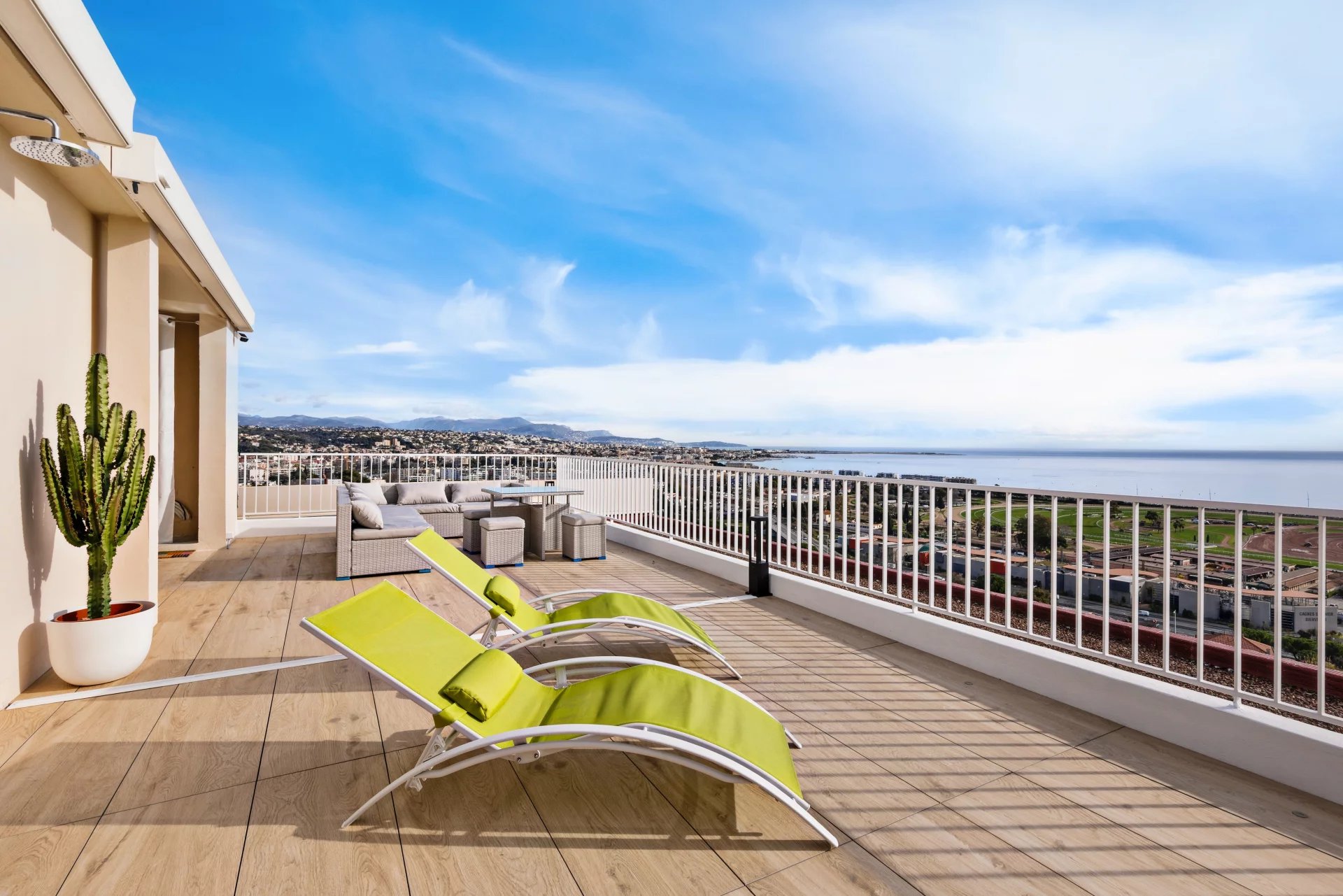 EXCLUSIVITE / PENTHOUSE  Rooftop / 5 Pièces avec Solarium - Domaine du Loup - Cagnes sur mer