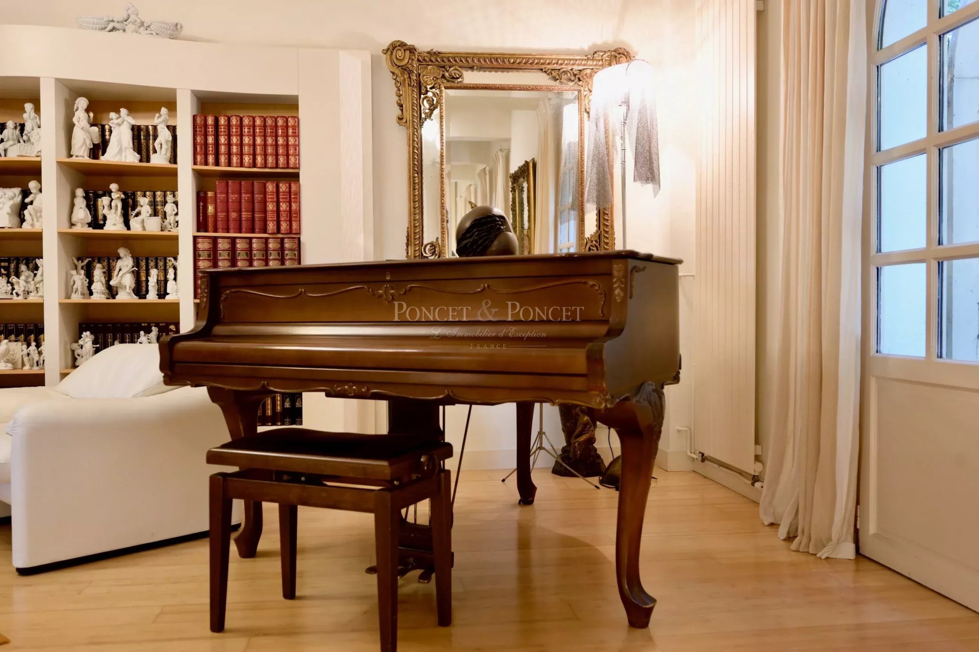 6 Bedroom Villa/Townhouse's Image 9