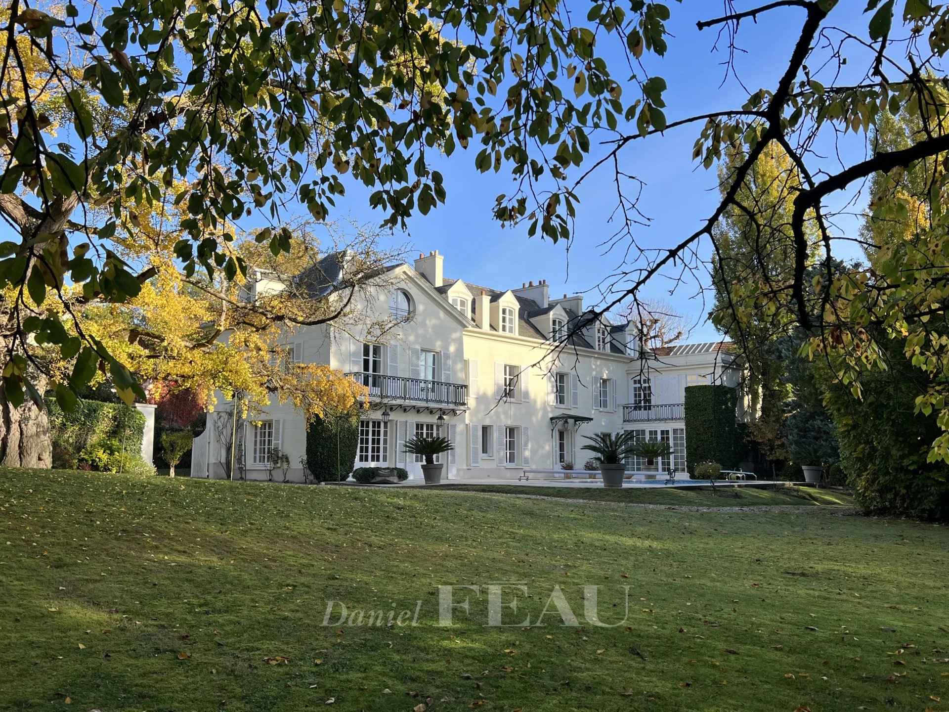 10 Bedroom Villa/Townhouse's Image 9