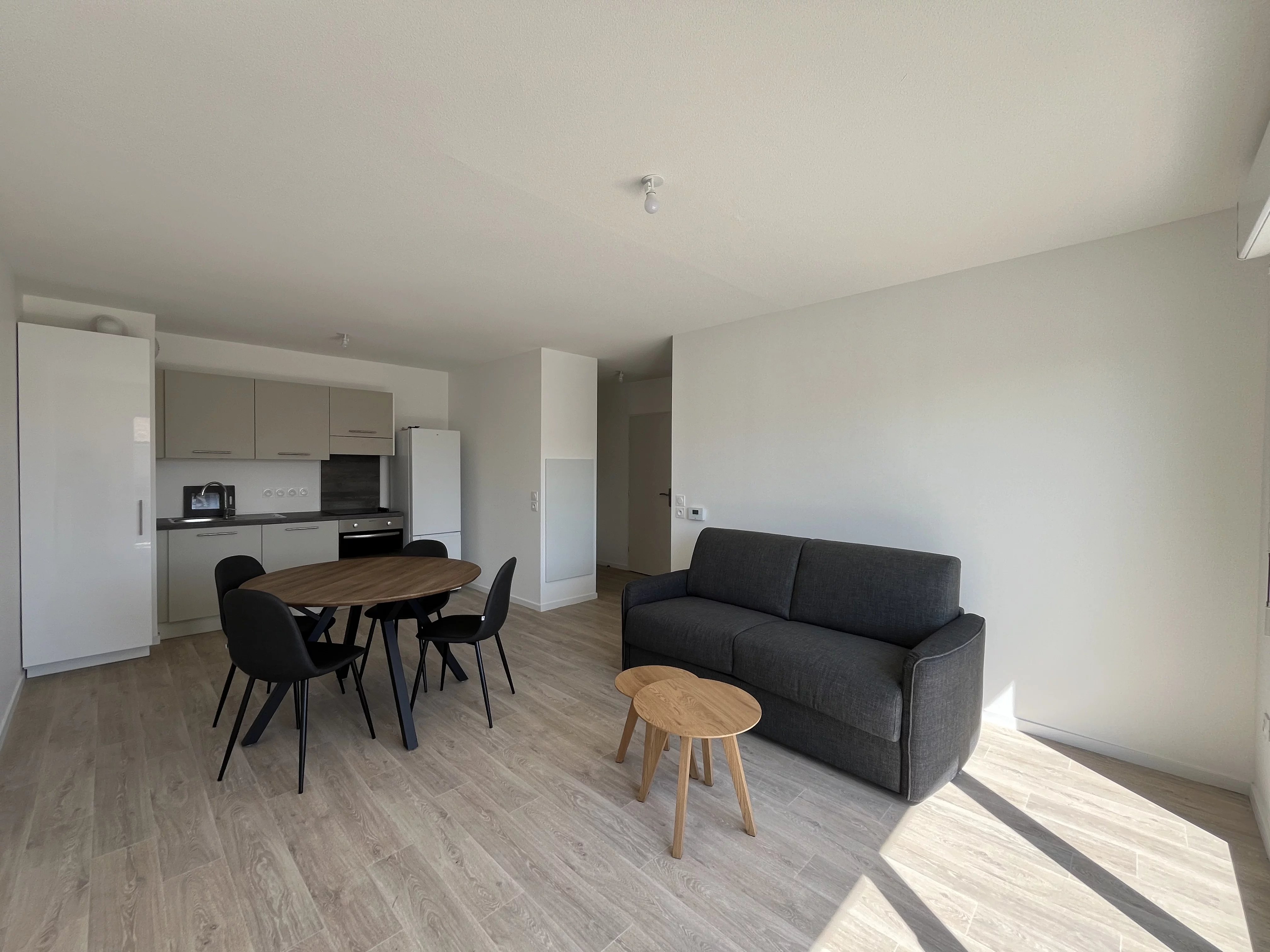 CERONS - T2 MEUBLE - PARKING - BALCON - Photo 3