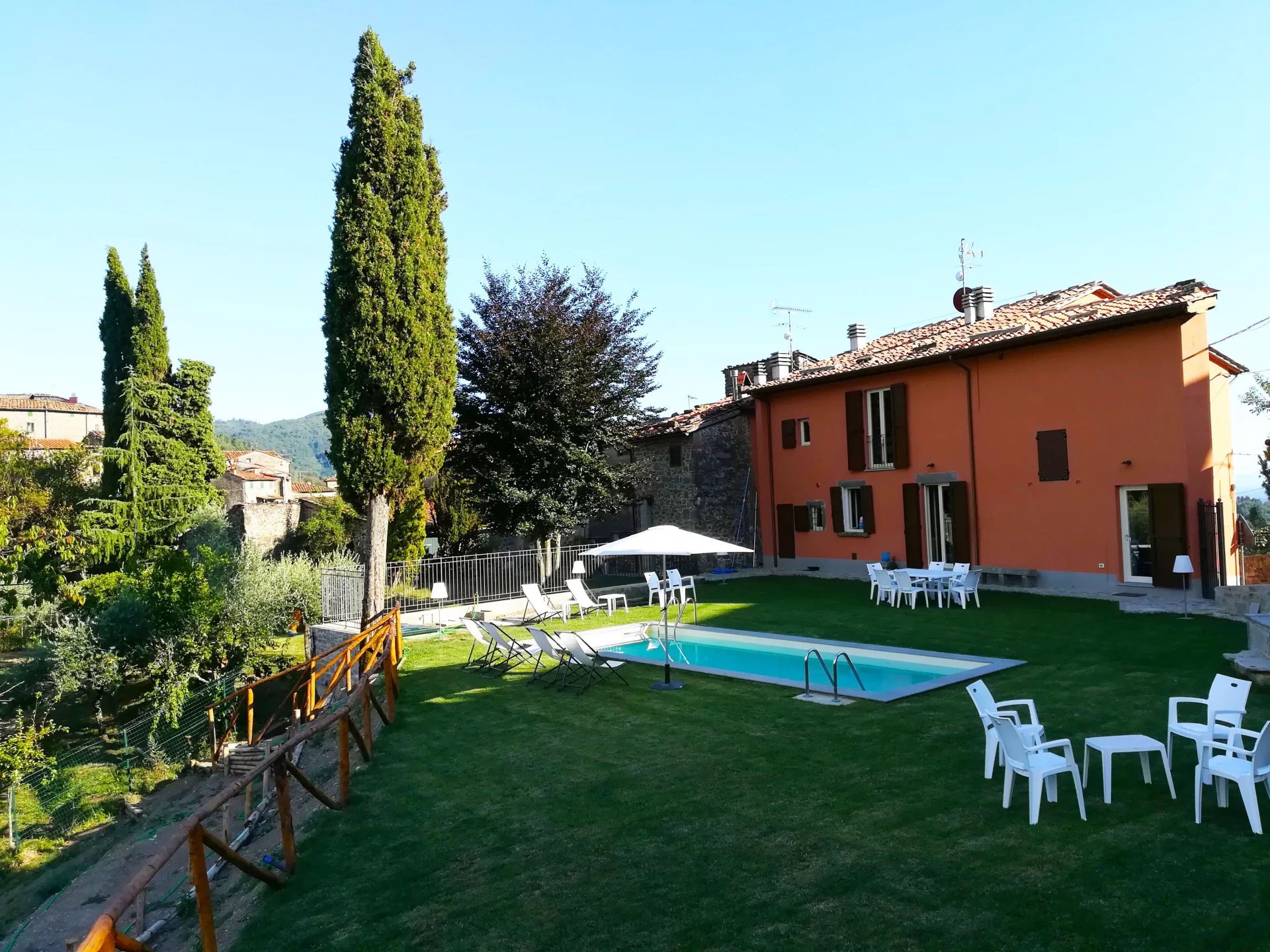 ITALY, TUSCANY, PESCIA, COUNTRY HOUSE WITH POOL, 12 PEOPLE