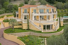 Palladian Luxury Villa in Villefranche-sur-Mer | Family Estate Sale — photo 2 of 5