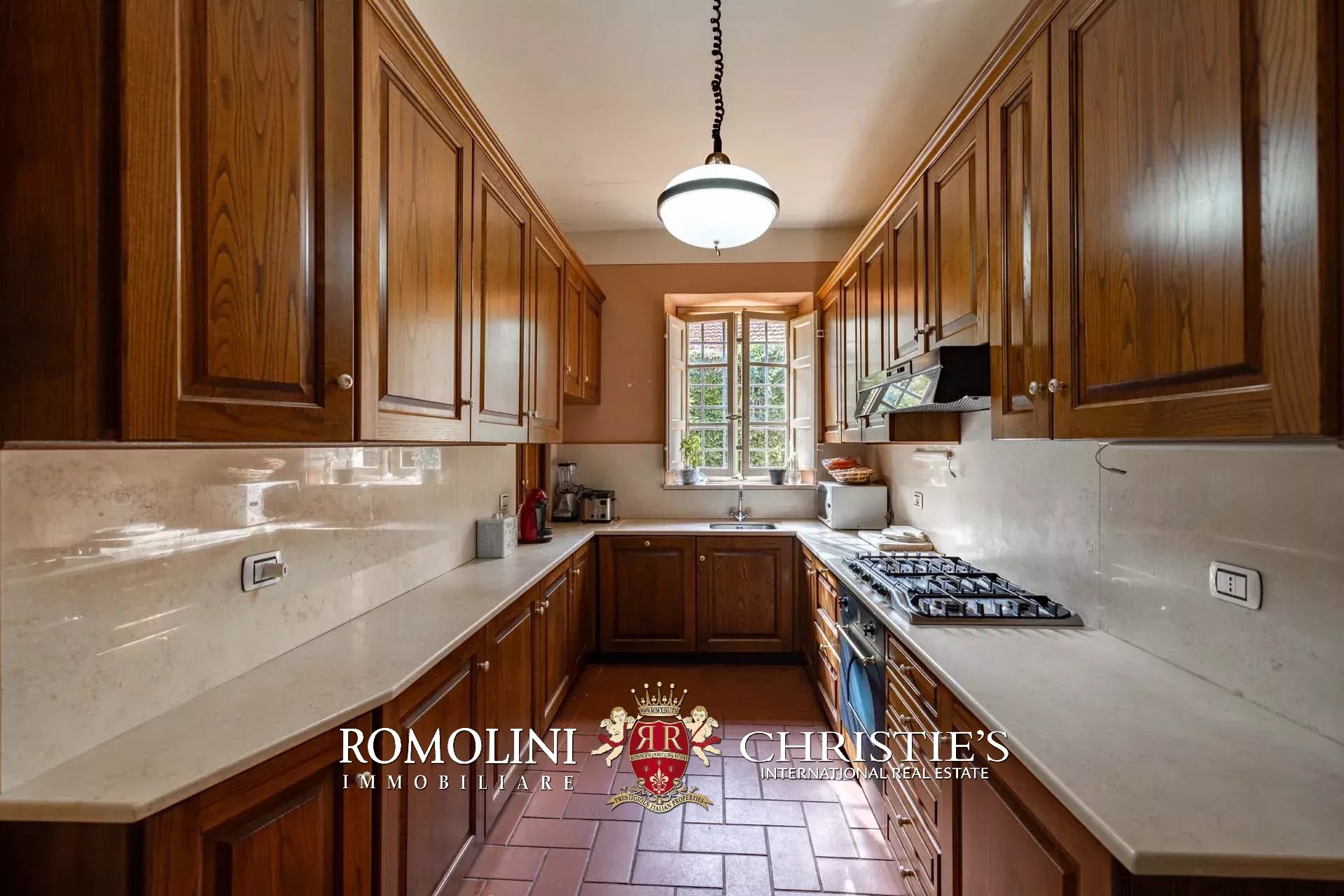 6 Bedroom Villa/Townhouse's Image 42
