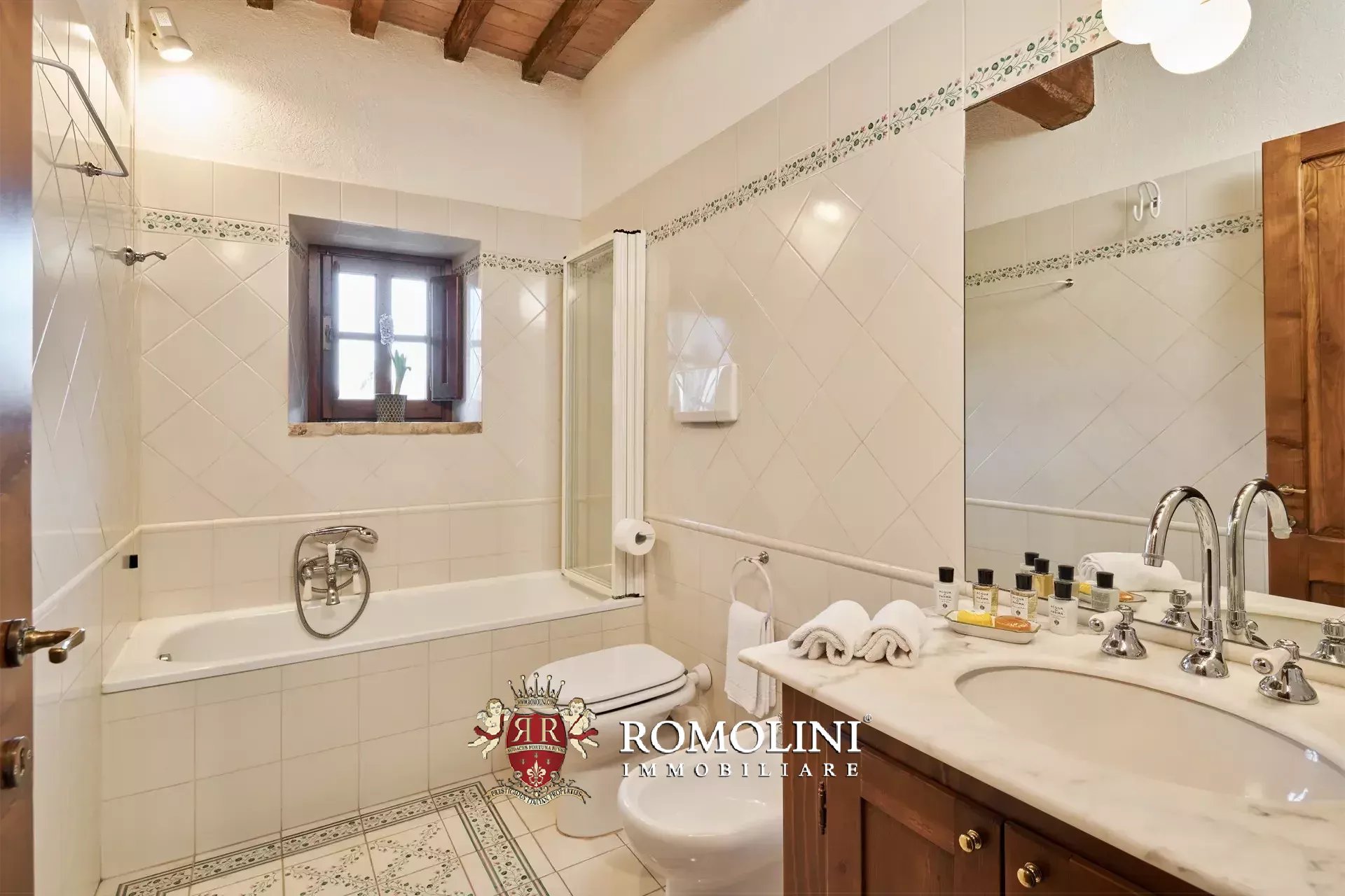 15 Bedroom Villa/Townhouse's Image 93