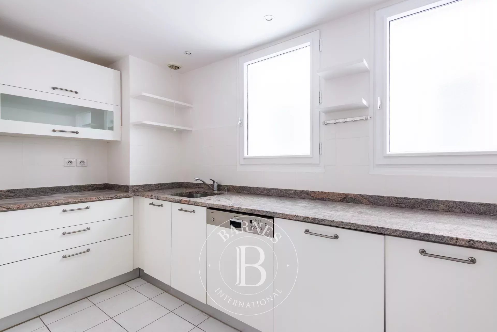 Daire Paris 8ème - picture 6