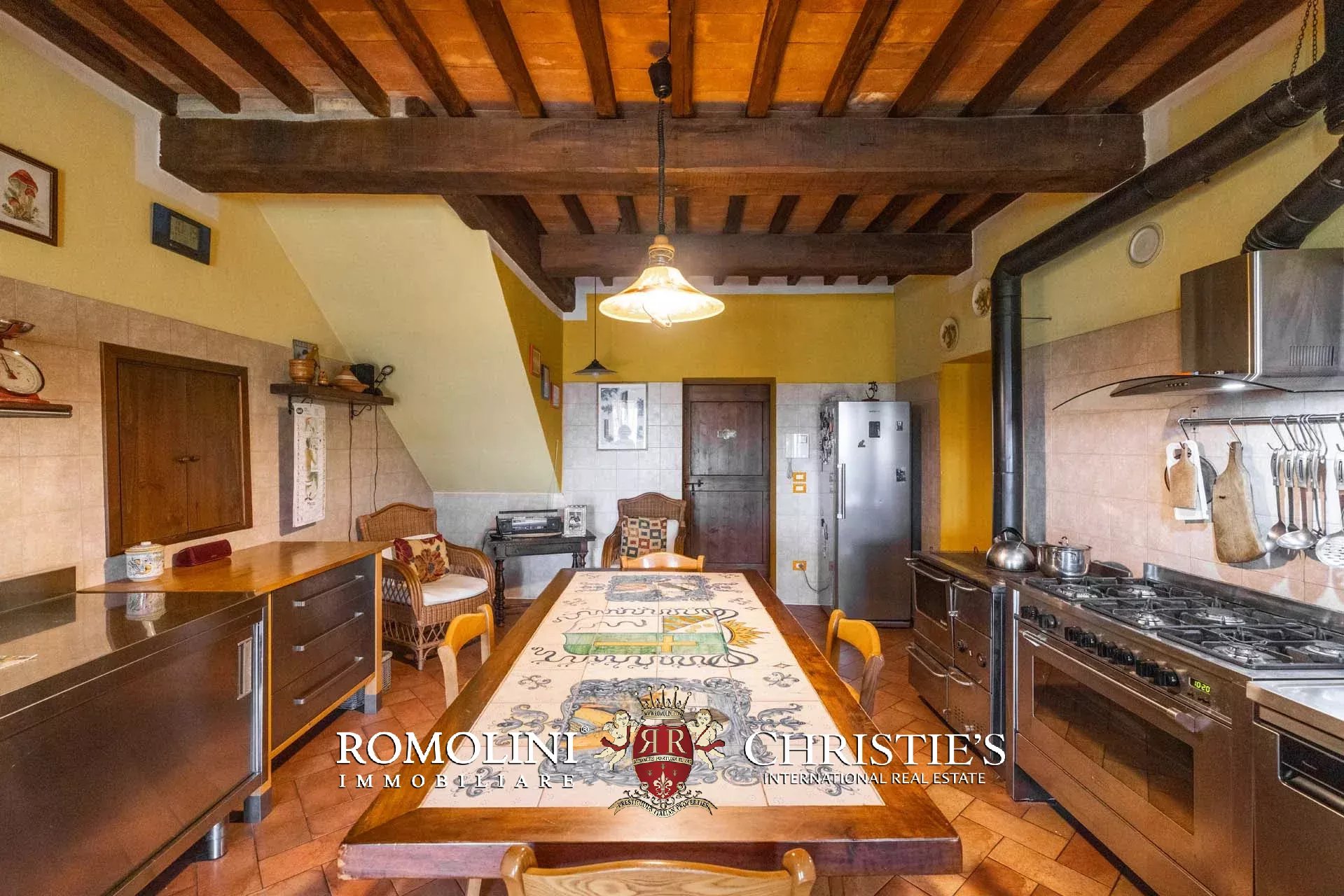 6 Bedroom Villa/Townhouse's Image 30