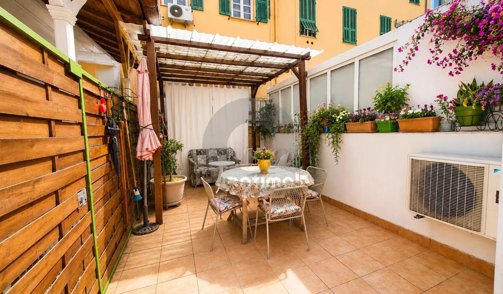 Centro città - 4 pezzi - terrazza - nessuna spesa condominiale