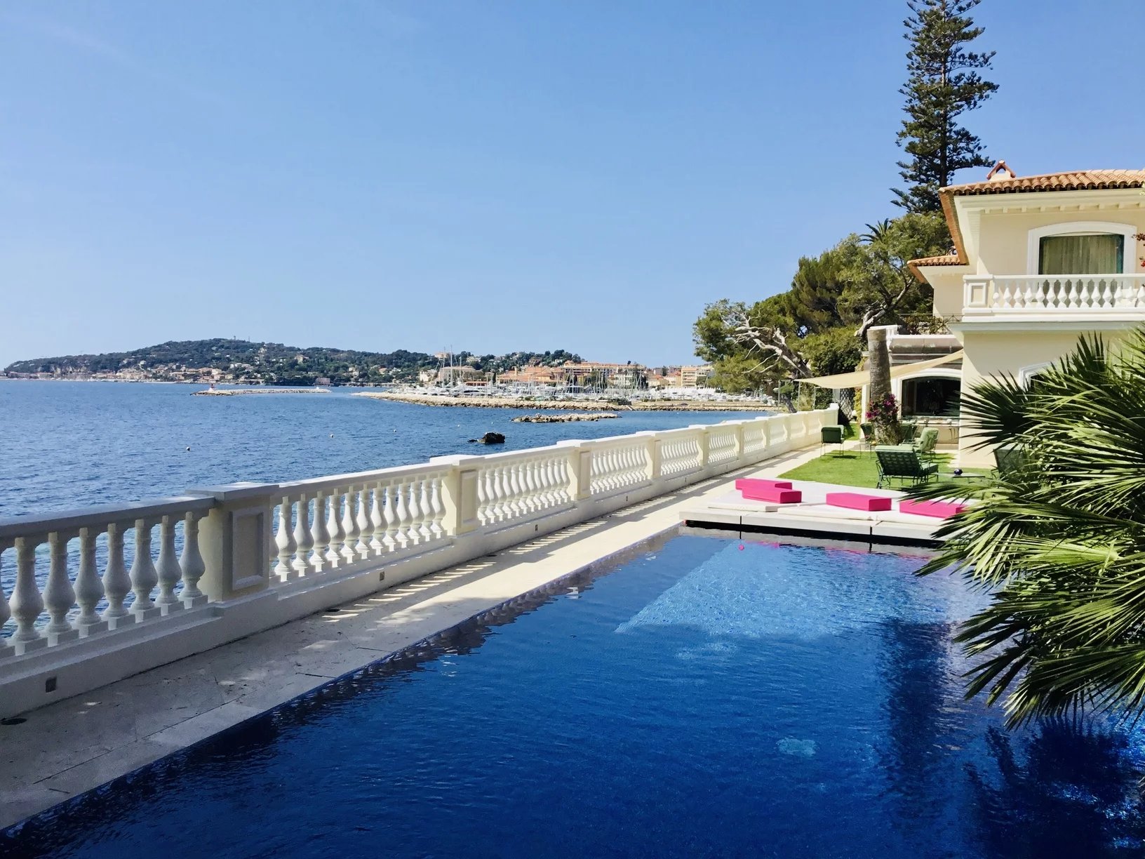 Beautiful Waterfront Holiday Villa Rental in Beaulieu-sur-Mer