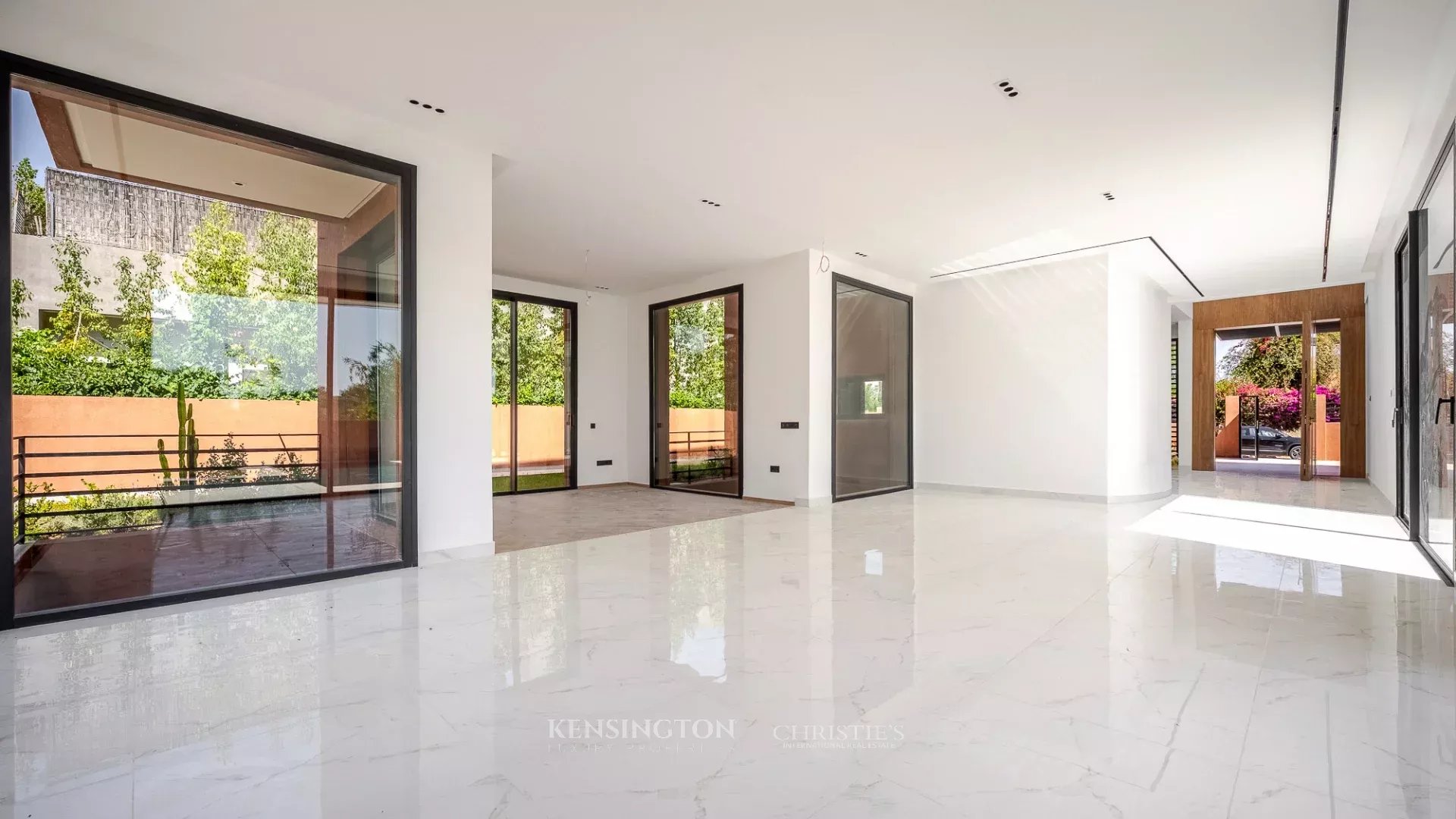 5 Bedroom Villa/Townhouse's Image 3