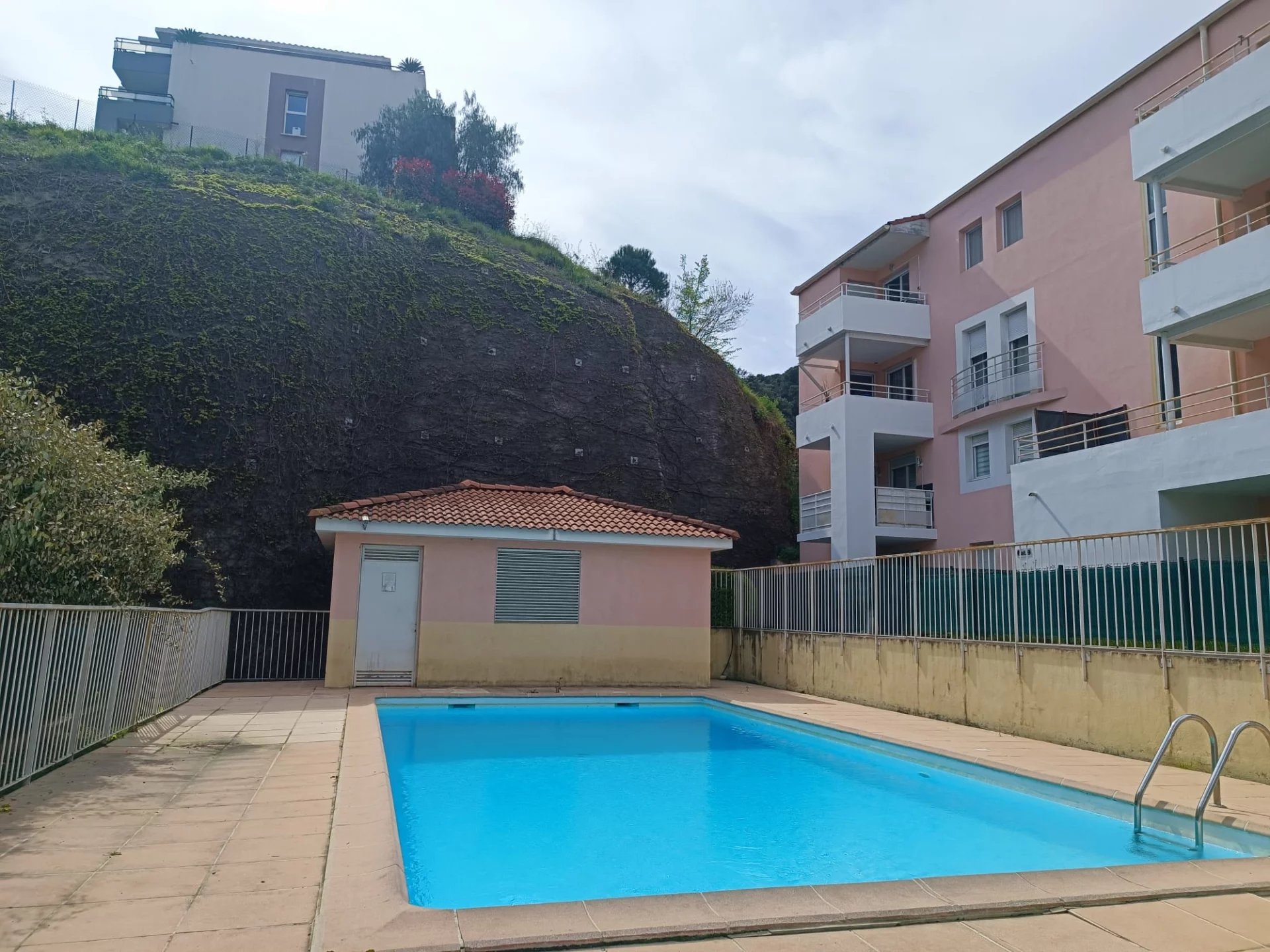 Saint Laurent du Var - Quartier RASCAS-PUGETS - 3P - TERRASSE - PISCINE