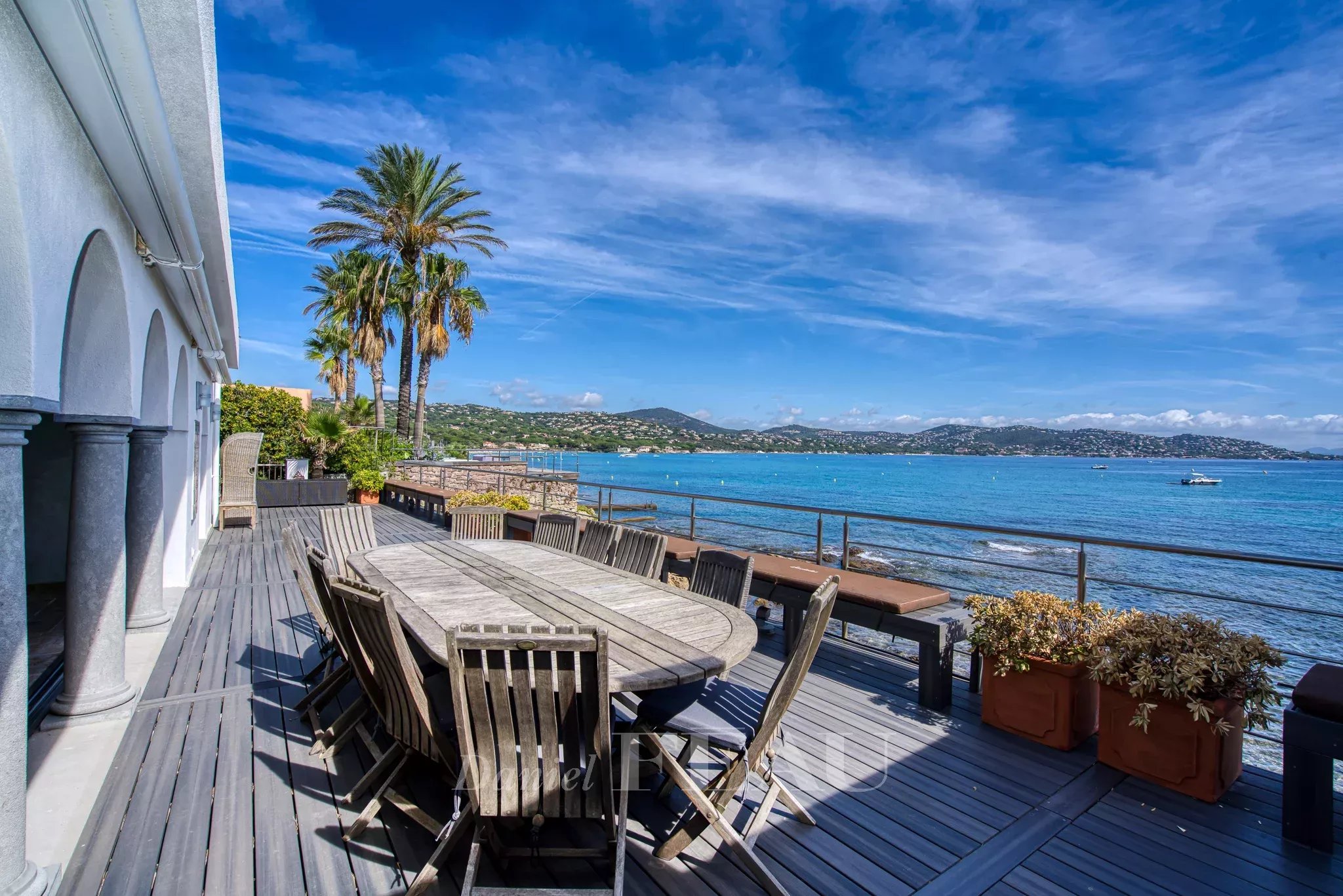 Sainte Maxime – A charming property on the water’s edge