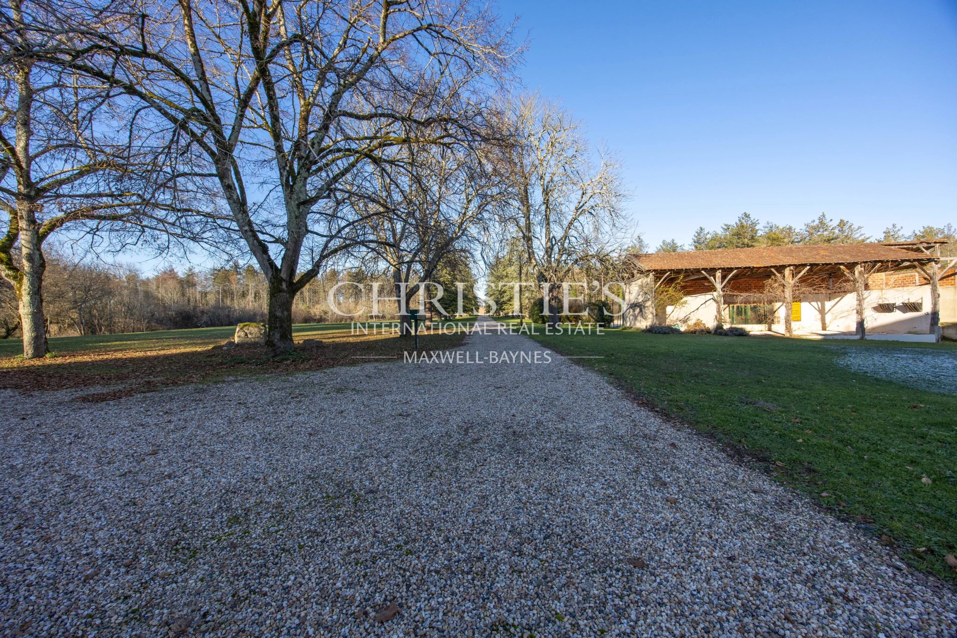 7 Bedroom Villa/Townhouse's Image 29