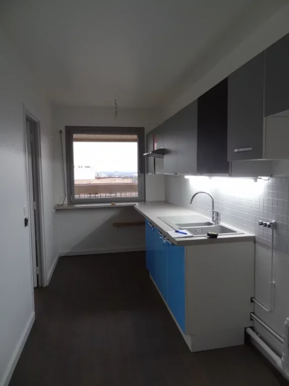 location-appartement-3-pieces-verrieres-le-buisson-83870359