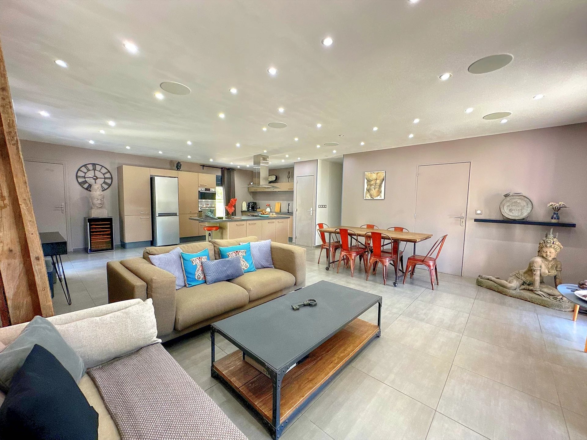 House in Regusse - Image 3