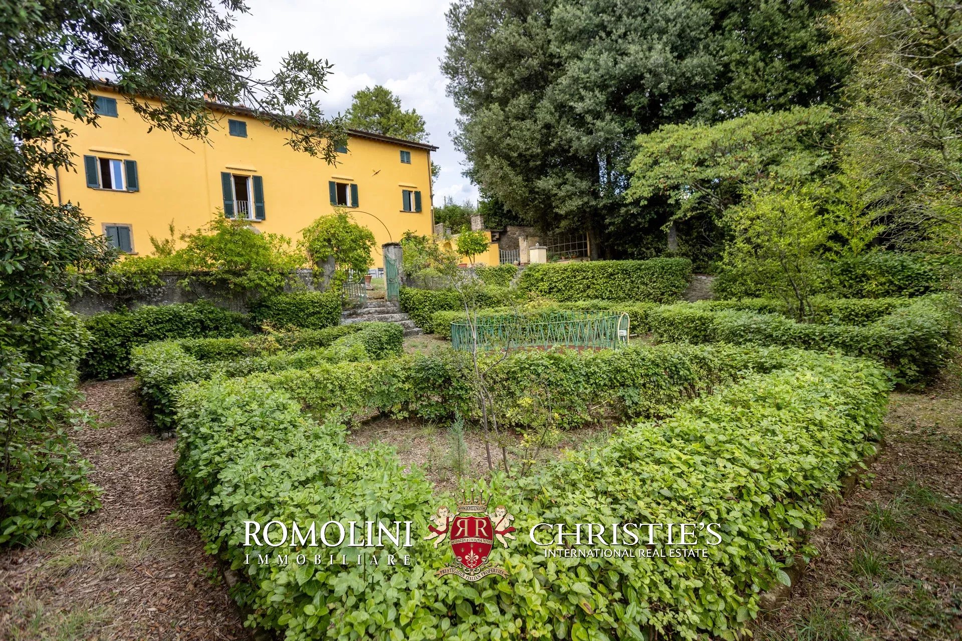 5 Bedroom Villa/Townhouse's Image 4
