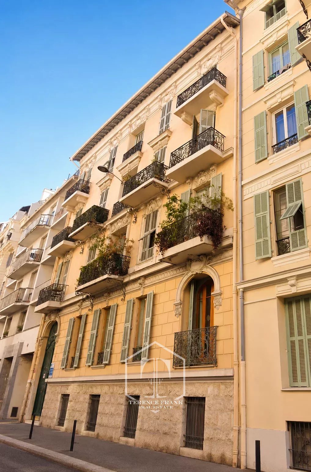 Agence immobilière de 