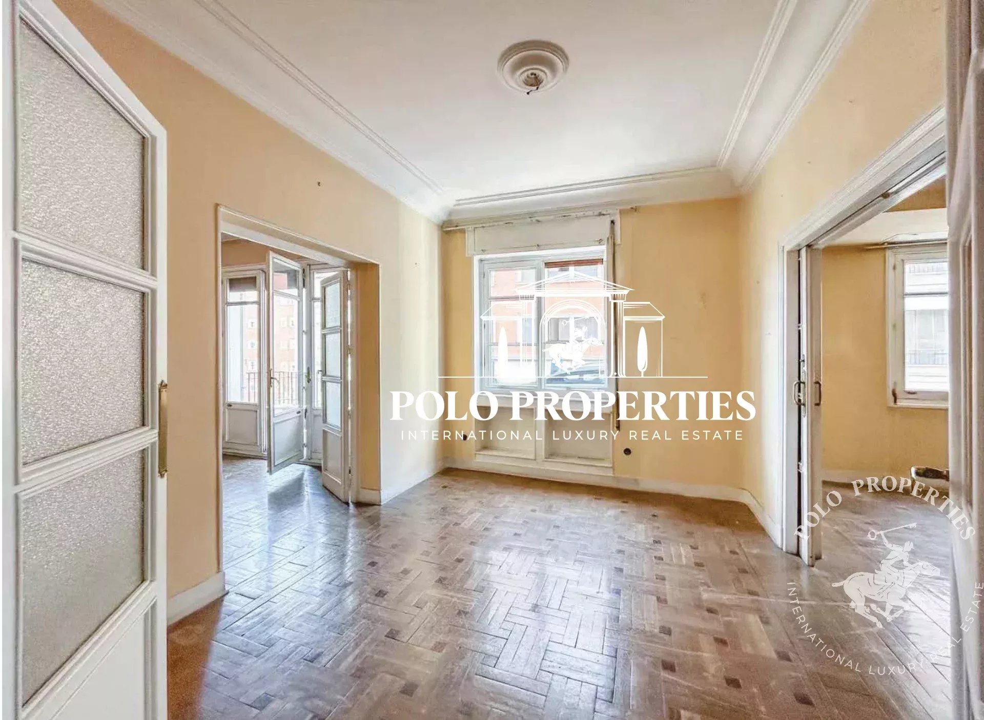Appartement à Chamberí- Madrid avec 4 chambres et services inclus