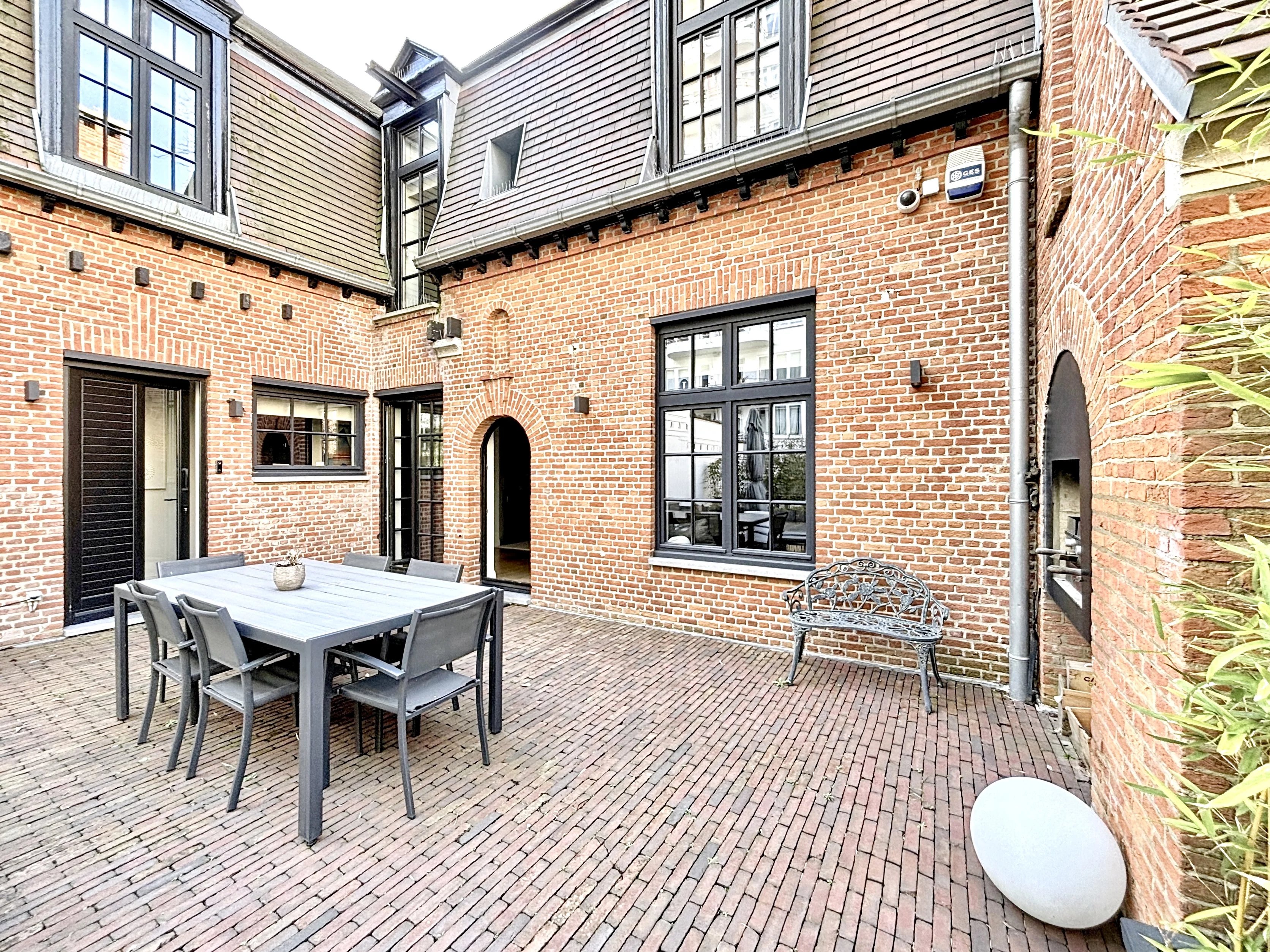 Louise - Jardin du Roi - Rear house in the inner block