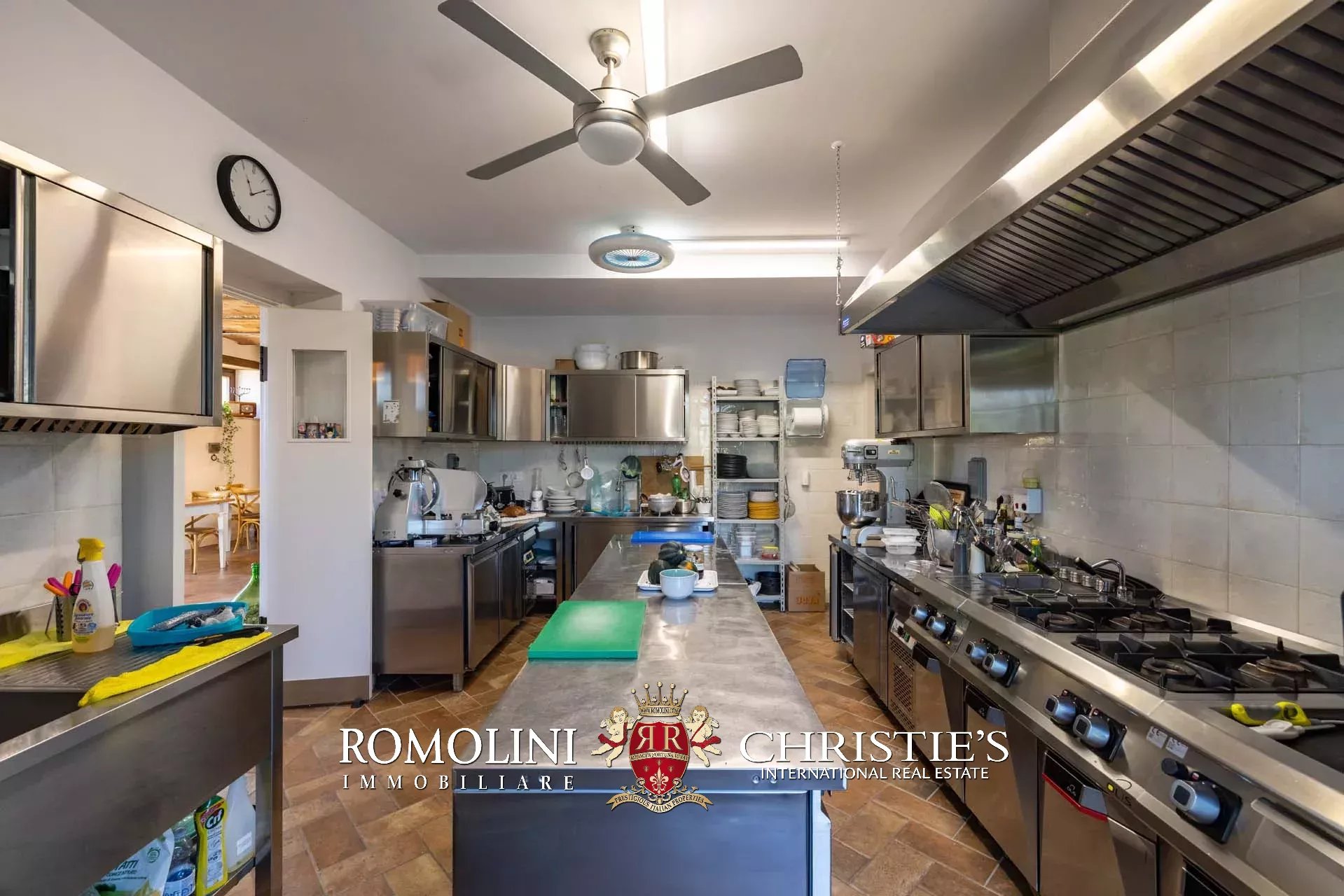 9 Bedroom Villa/Townhouse's Image 65