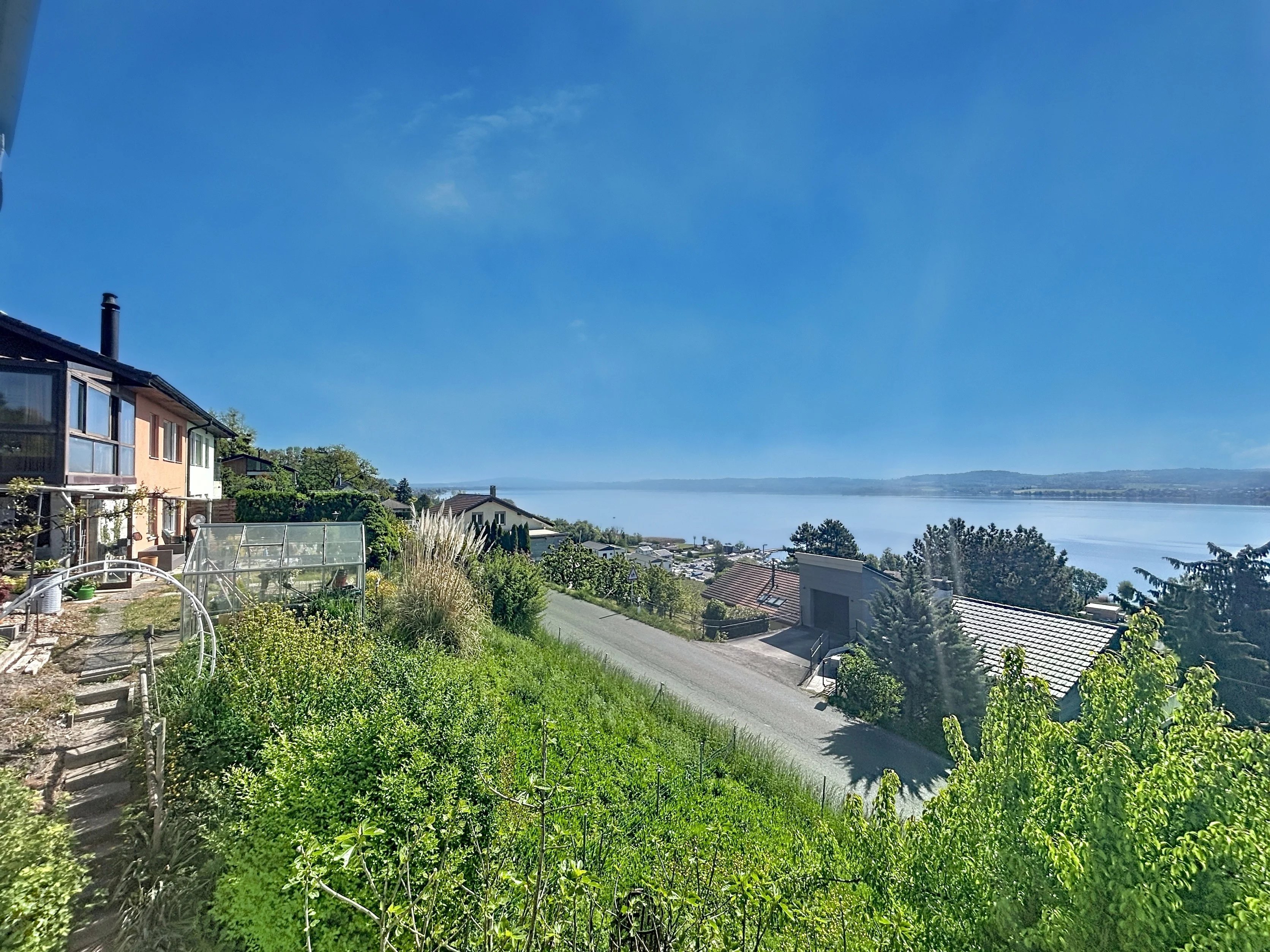 Villa avec vue imprenable sur le lac de Morat