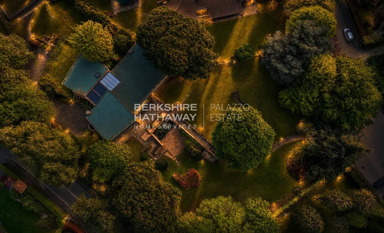 Lake Como's area - modern villa with pool and garden