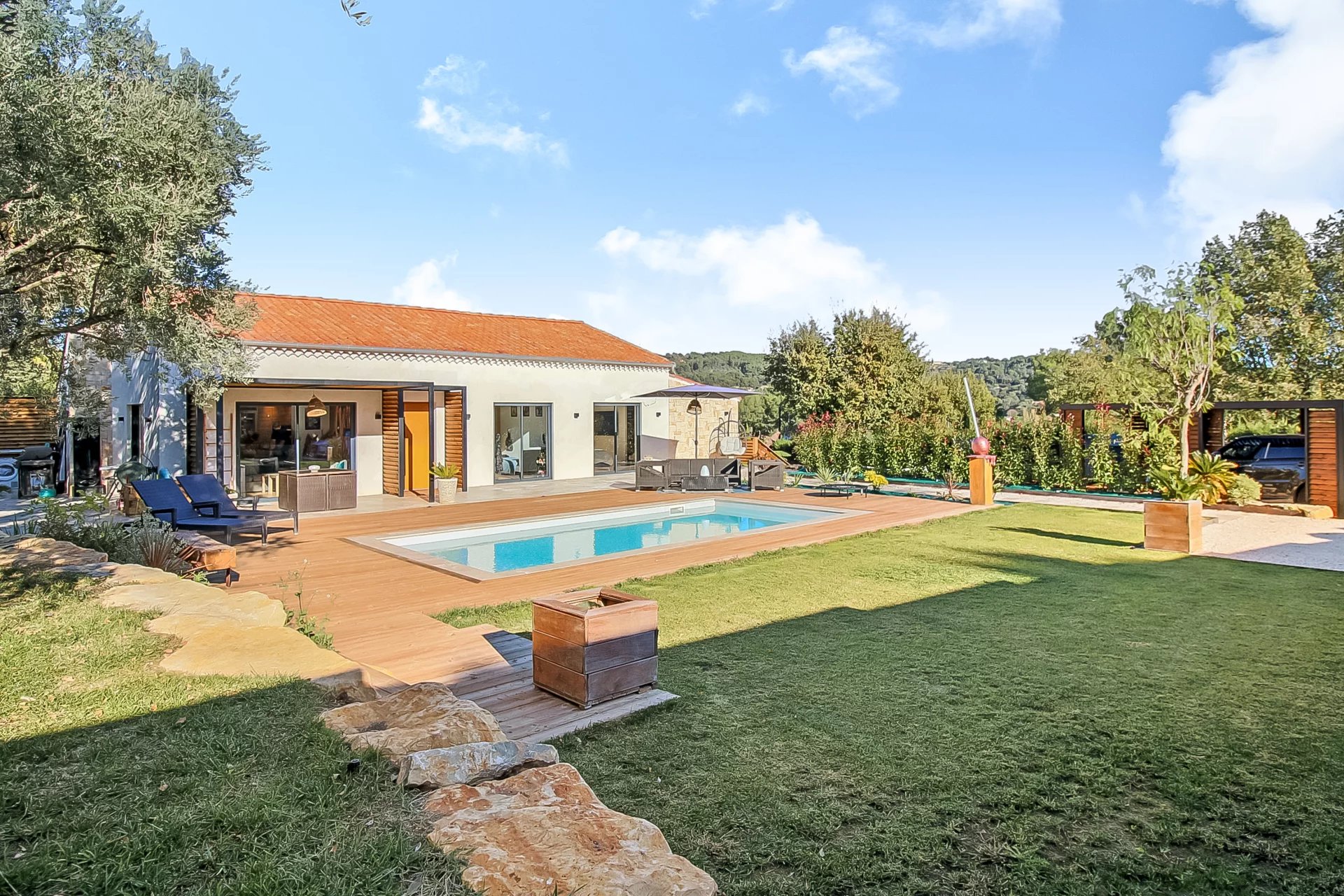 Belle contemporaine à vendre à Mougins