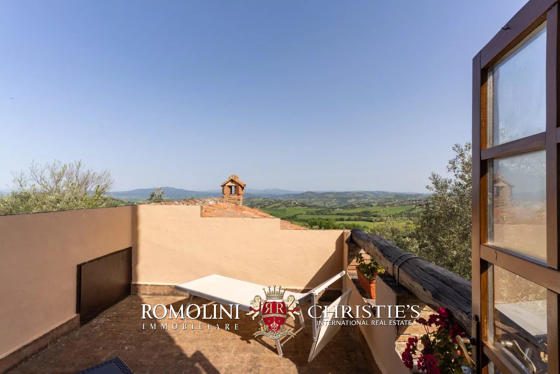 13 Bedroom Villa/Townhouse's Image 72