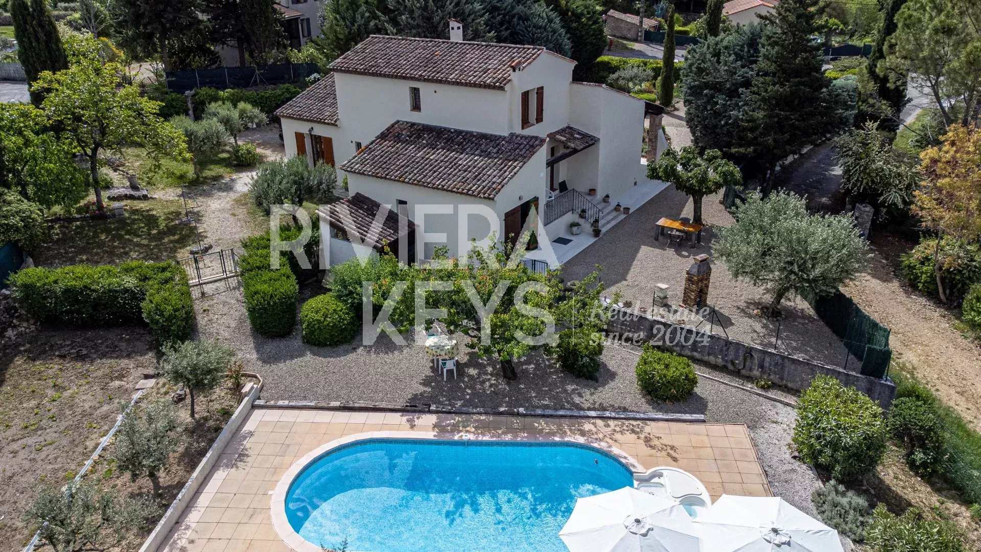Villa de 4 chambres au calme, piscine, garage à Flayosc