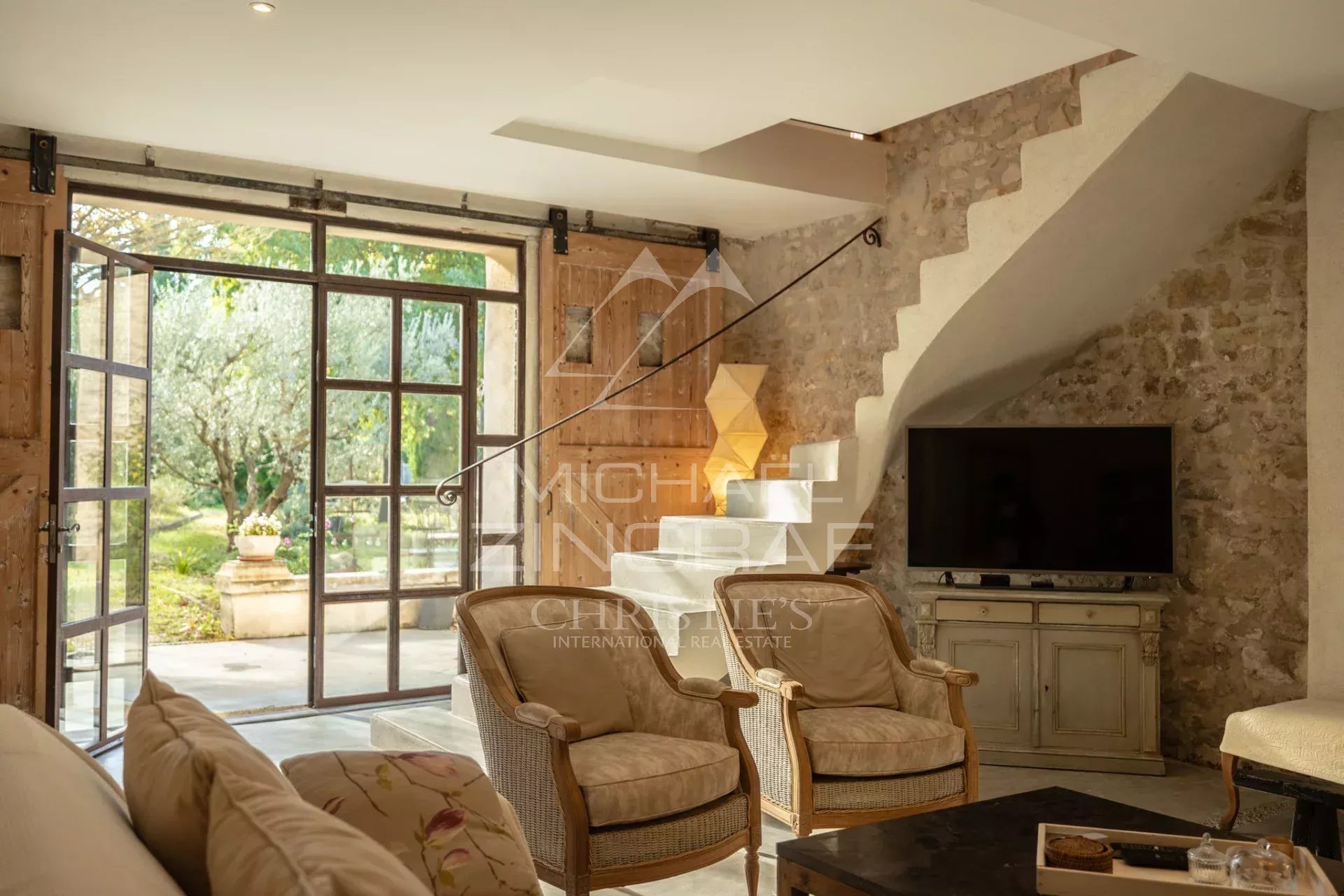 7 Bedroom Villa/Townhouse's Image 4