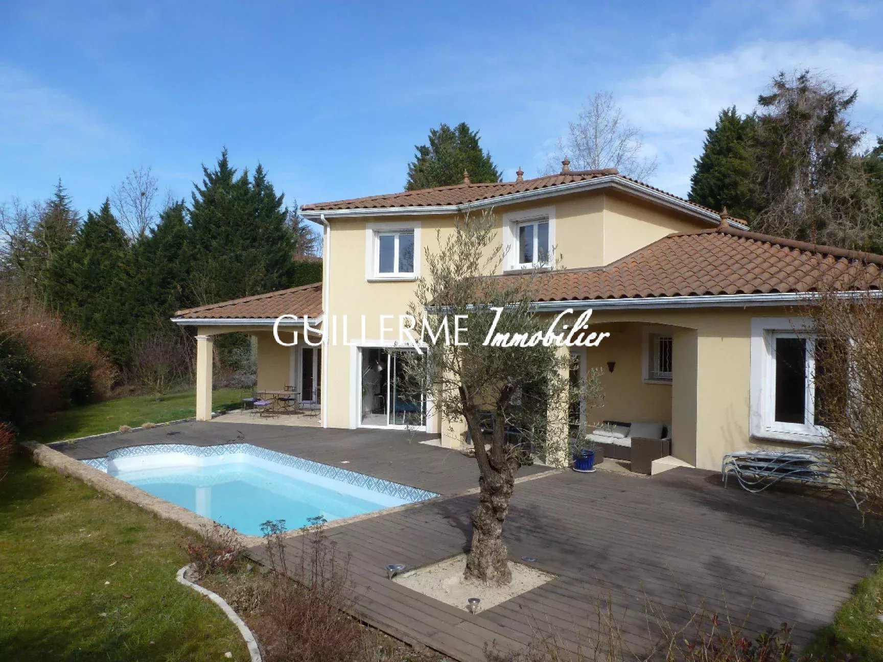 MAISON 7 piÃ¨ces de 172 mÂ²