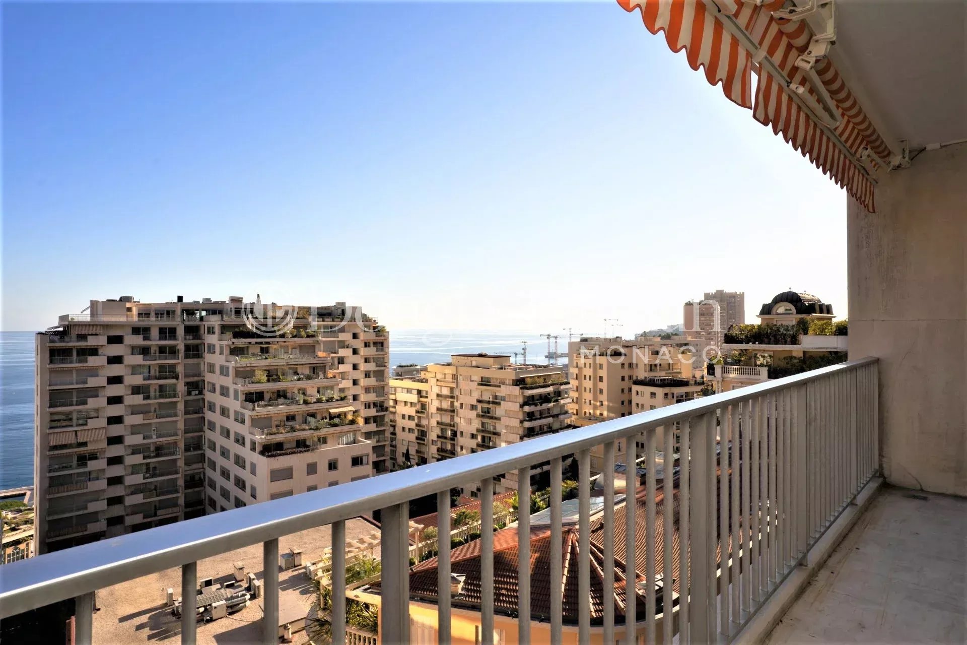Monaco - Saint Roman - Appartamento di 3 stanze ristrutturato
