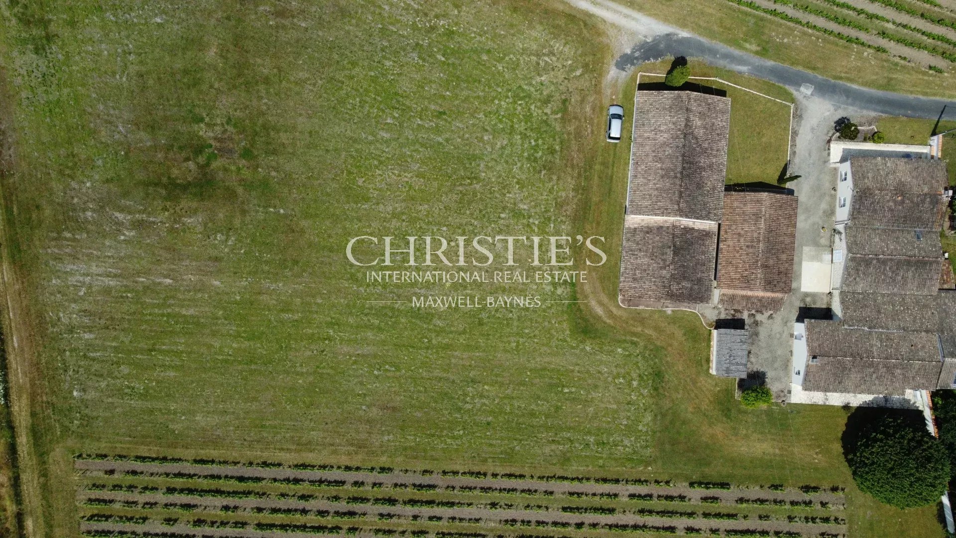 2 Bedroom Vineyard's Image 9
