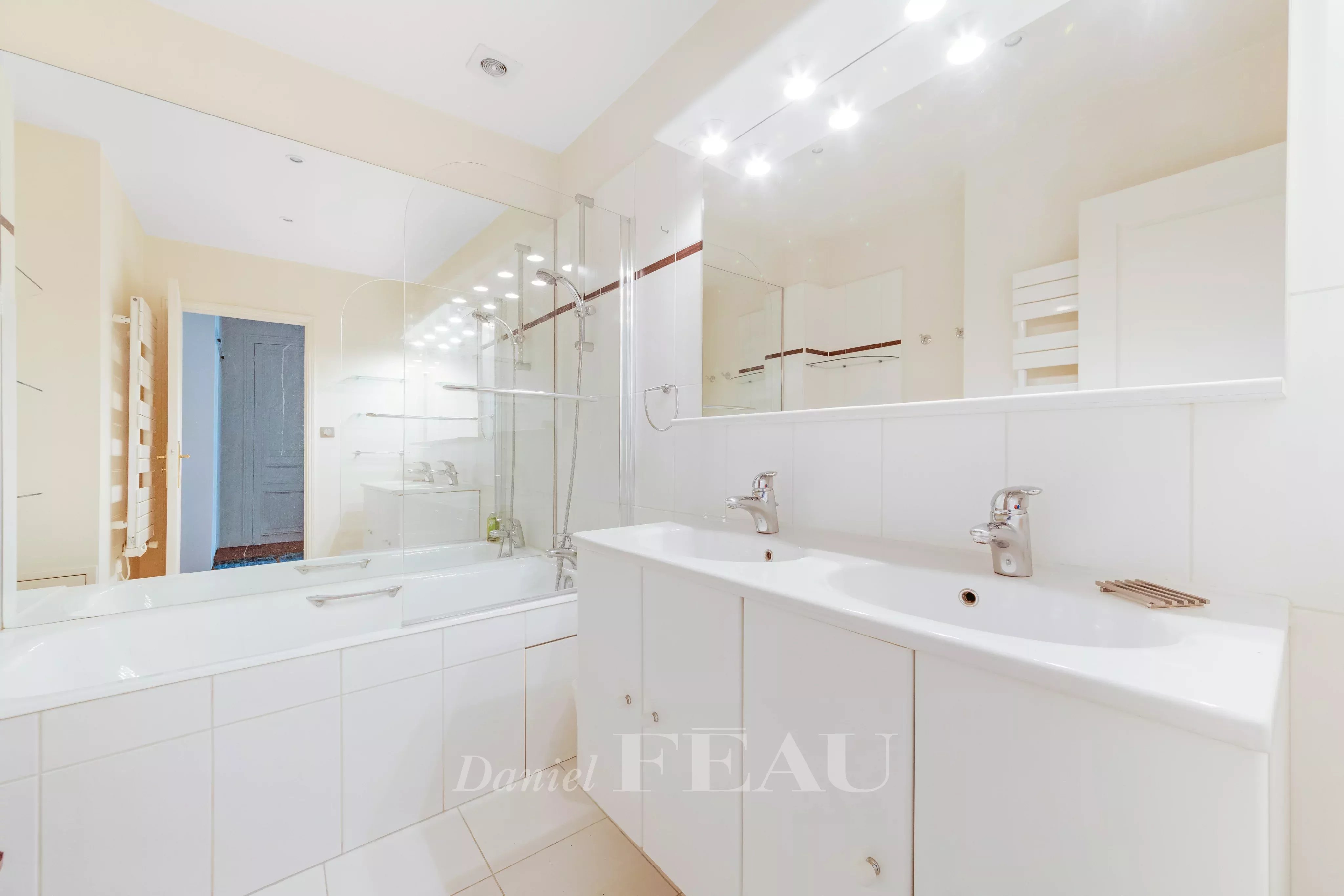 Rental Apartment Paris 8th