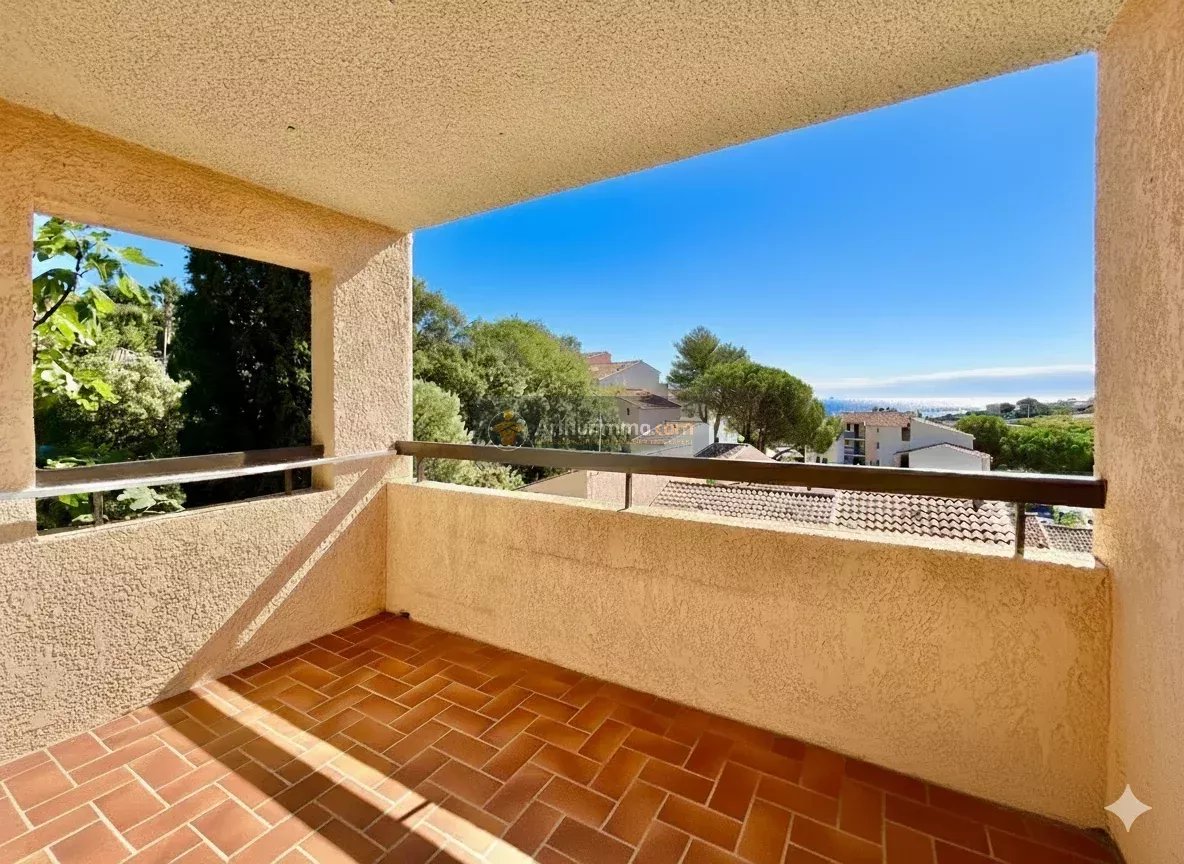 EXCLUSIVITE - LES ISSAMBRES