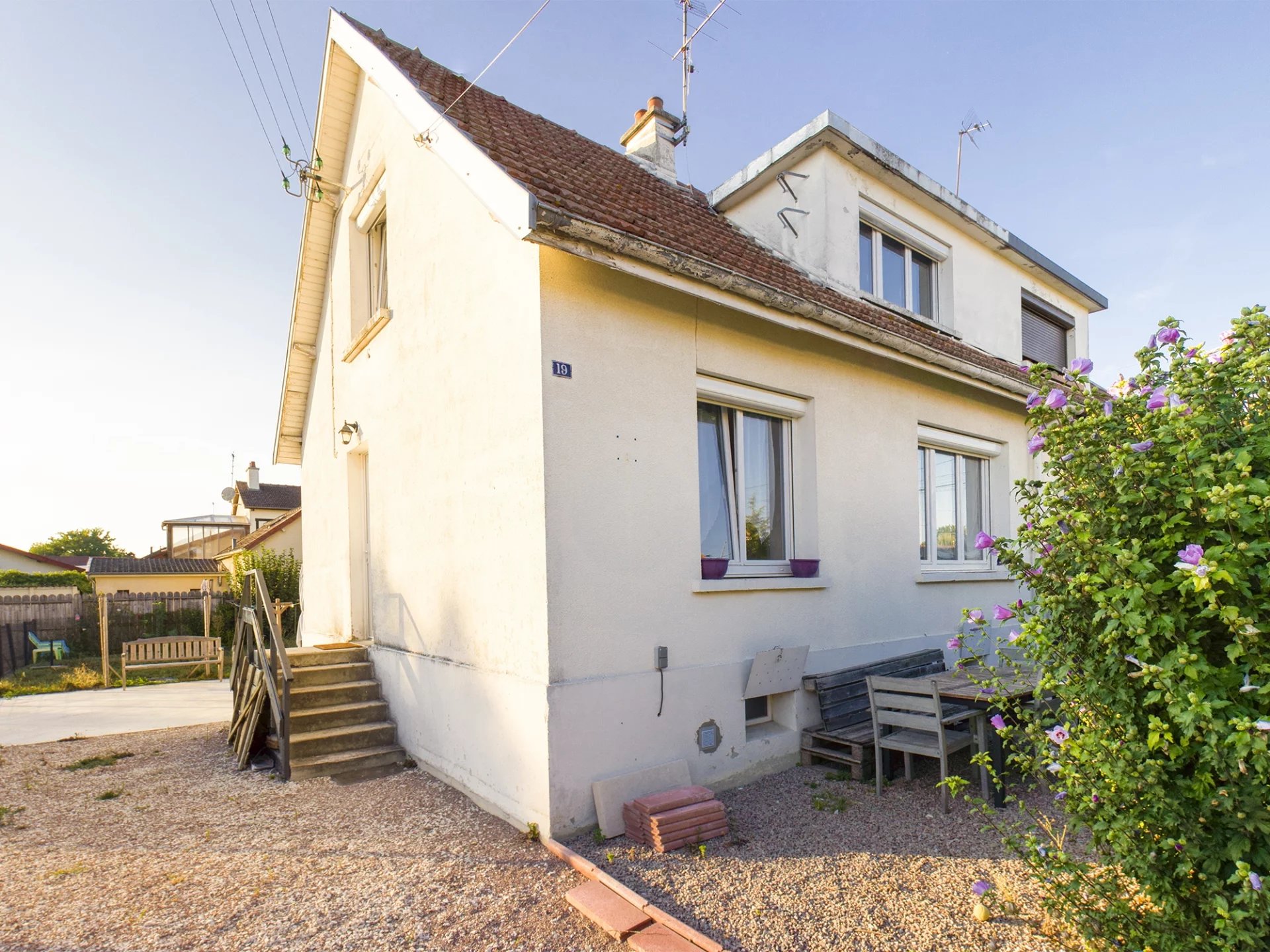 Maison d'habitation sur sous-sol total