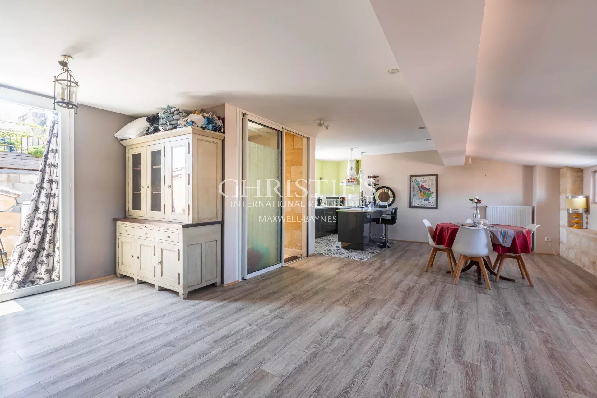 5 Bedroom Villa/Townhouse's Image 6