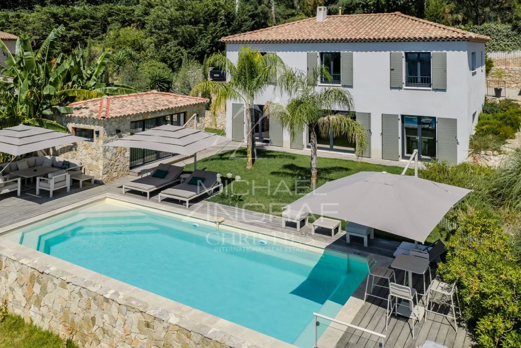 Villa for sale in Tourrettes sur Loup — Recent Villa Close to the Village