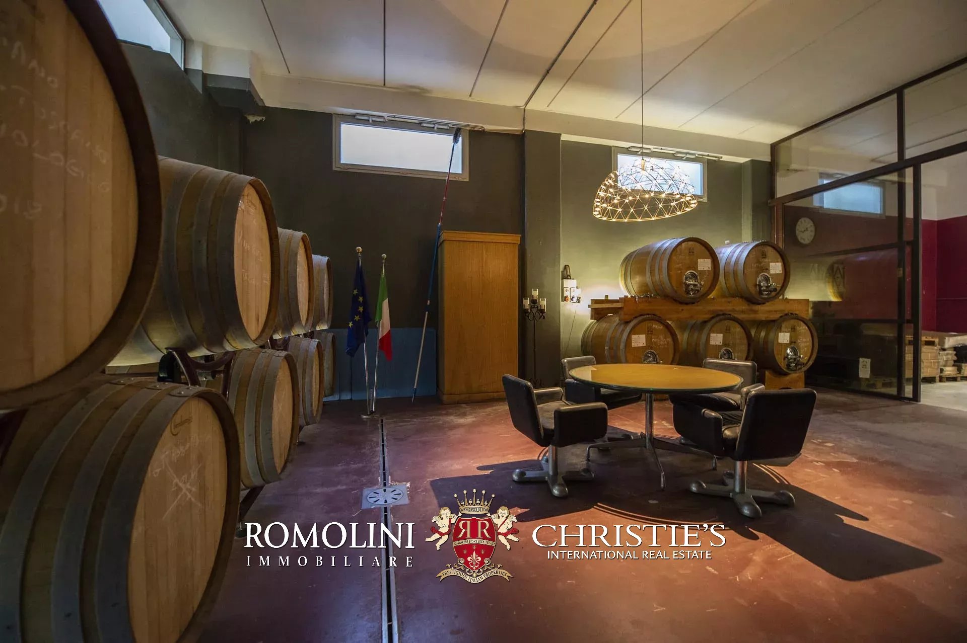 11 Bedroom Vineyard's Image 34