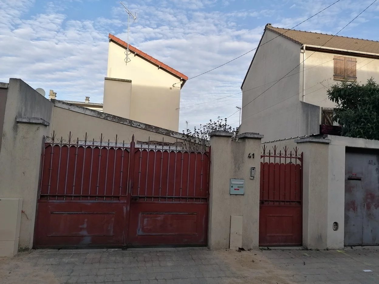 BOBIGNY MAISON 4 PIECES AVEC GARAGE