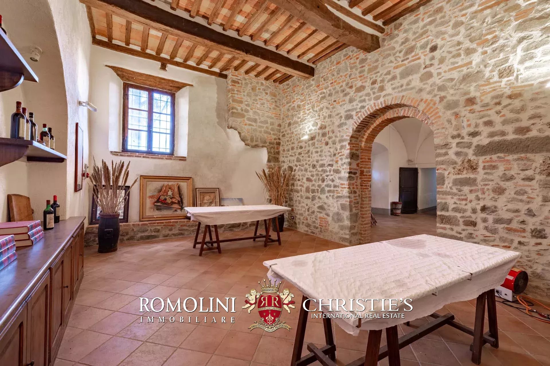 33 Bedroom Vineyard's Image 54