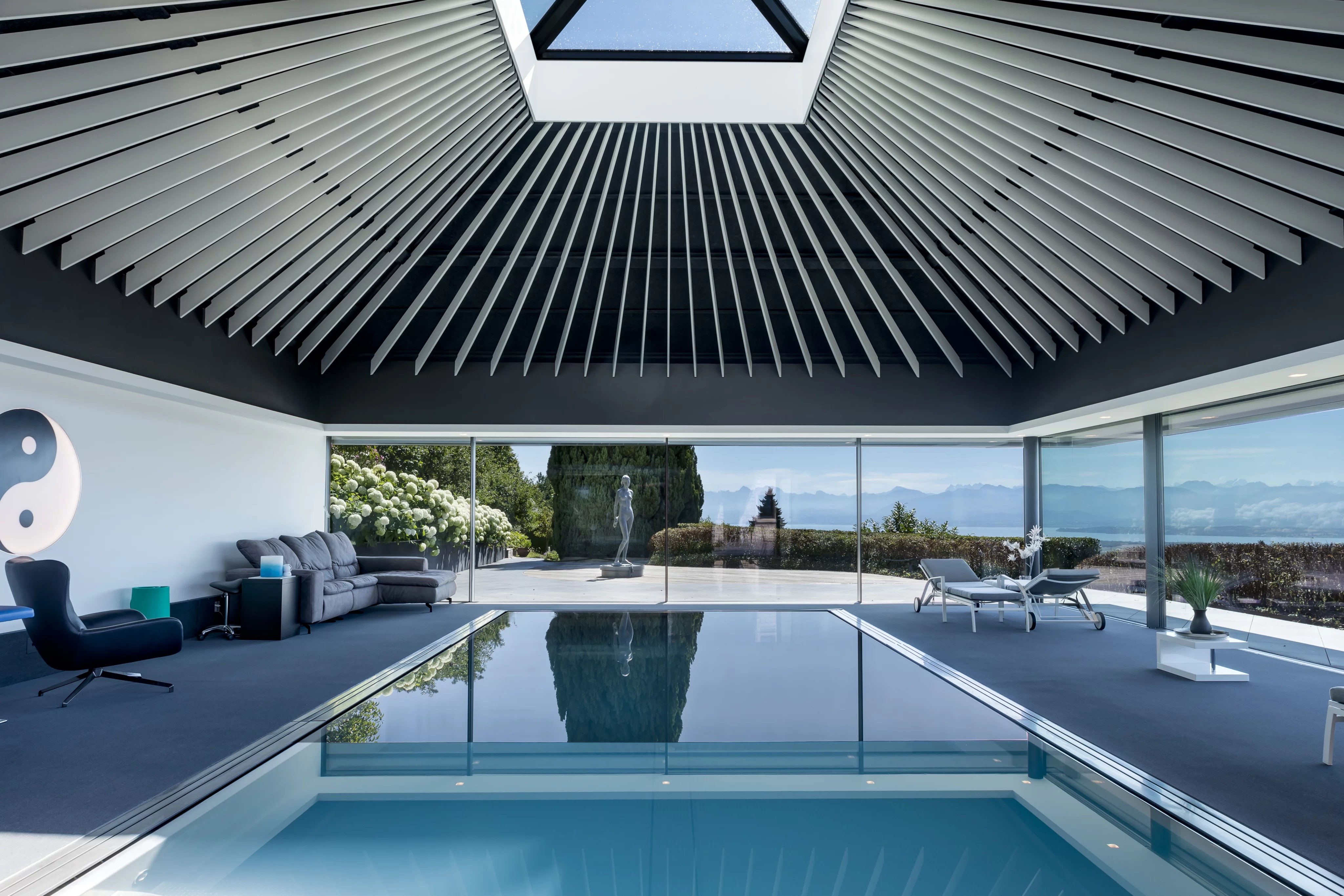 Magnificent prestige property with wellness area in Givrins