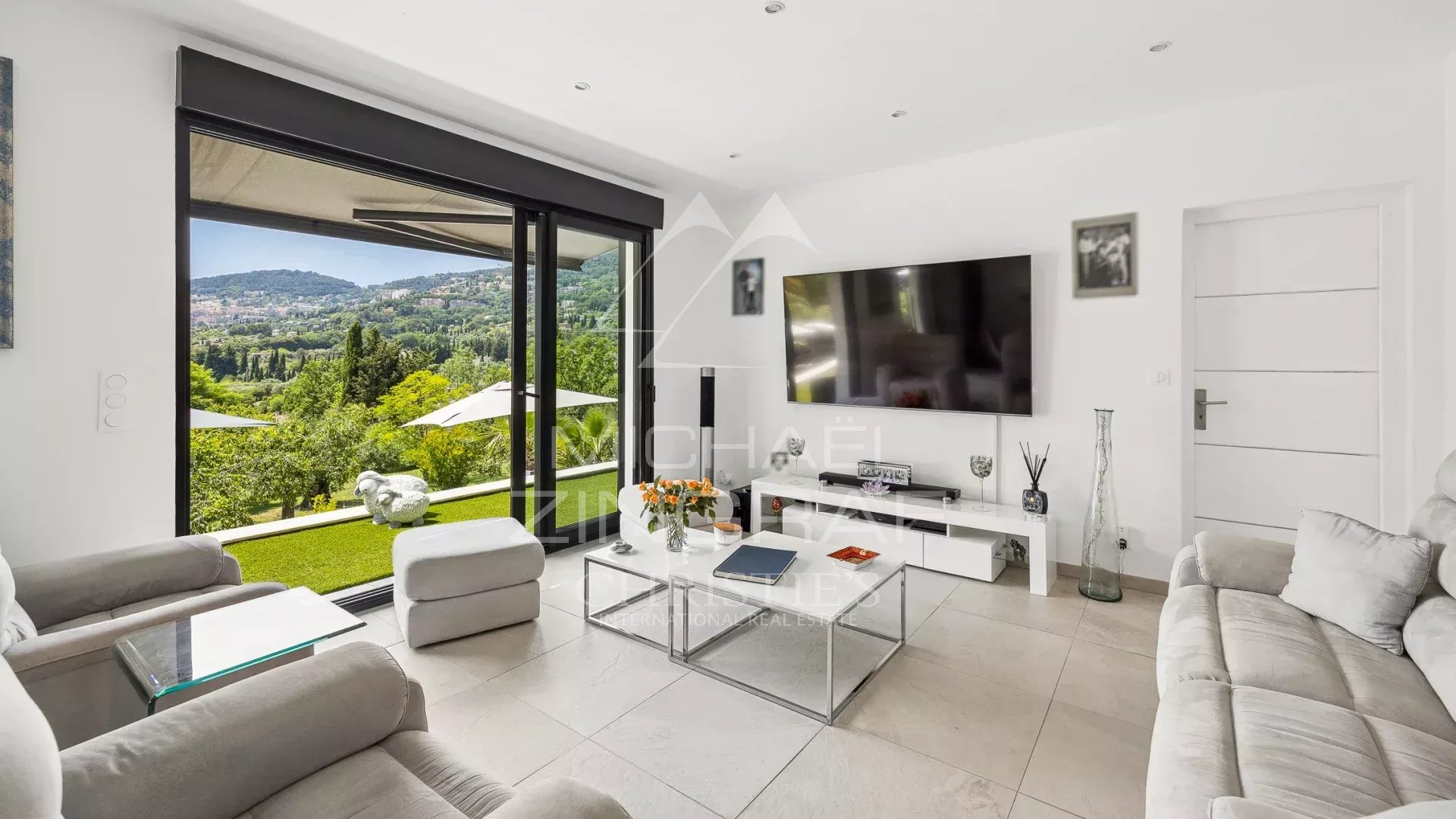 4 Bedroom Villa/Townhouse's Image 5